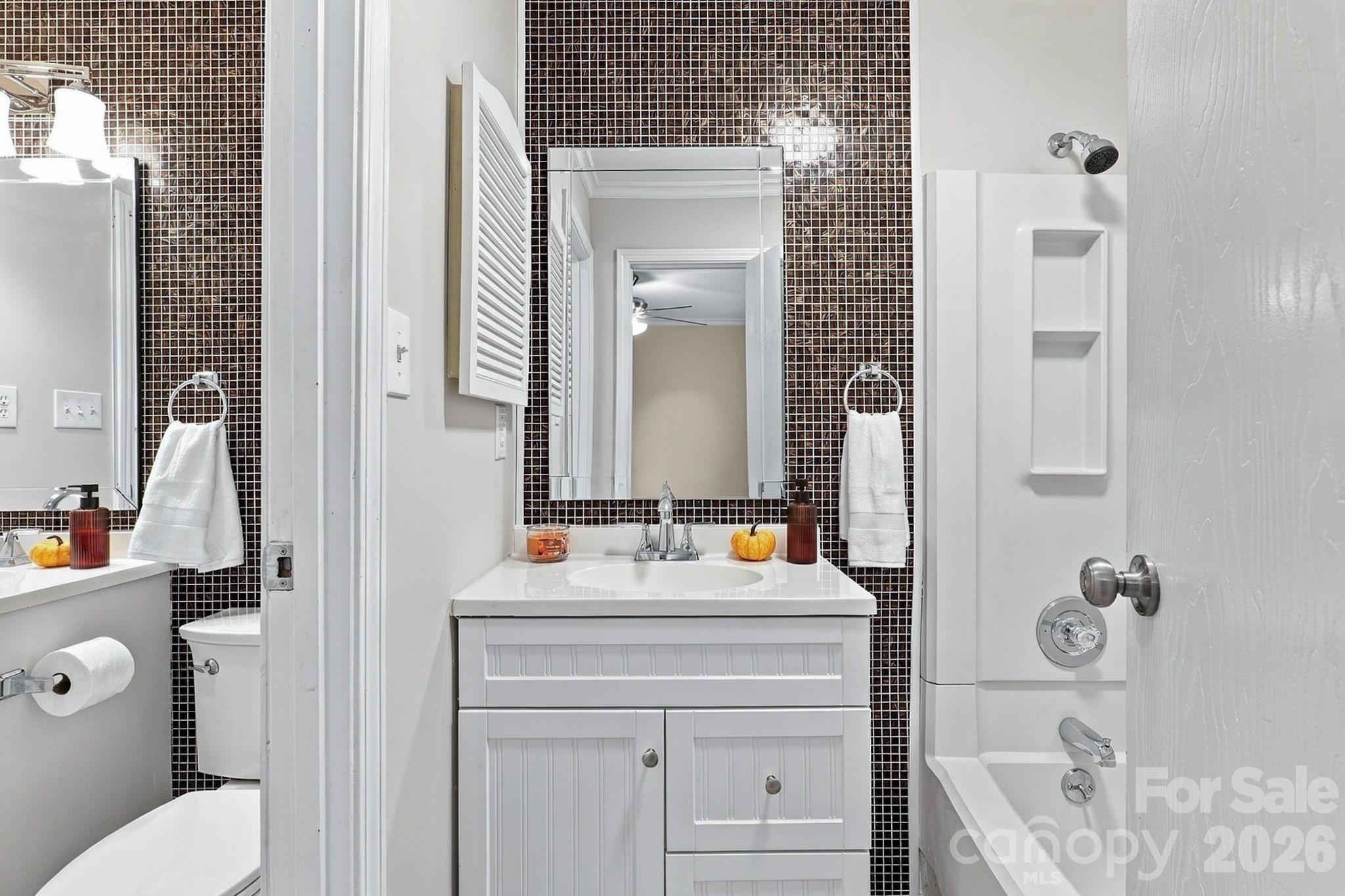 8530 Glenway Court Property Photo 25