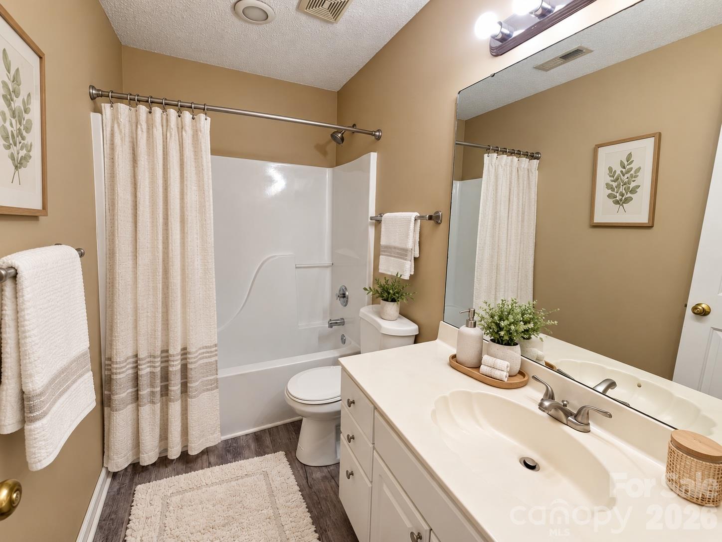 7402 Shiras Court Property Photo 16