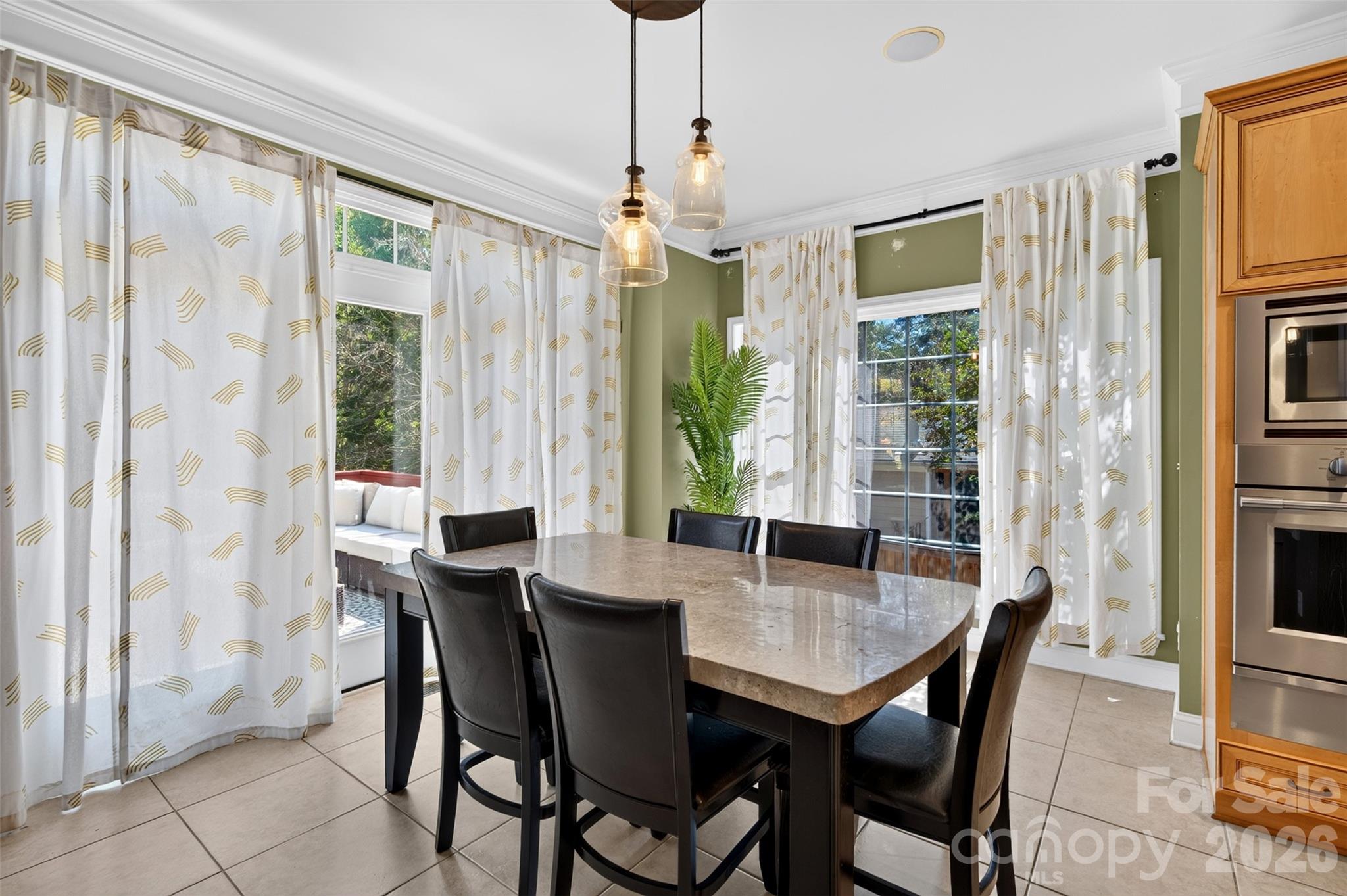 9153 Kensington Forest Drive Property Photo 8
