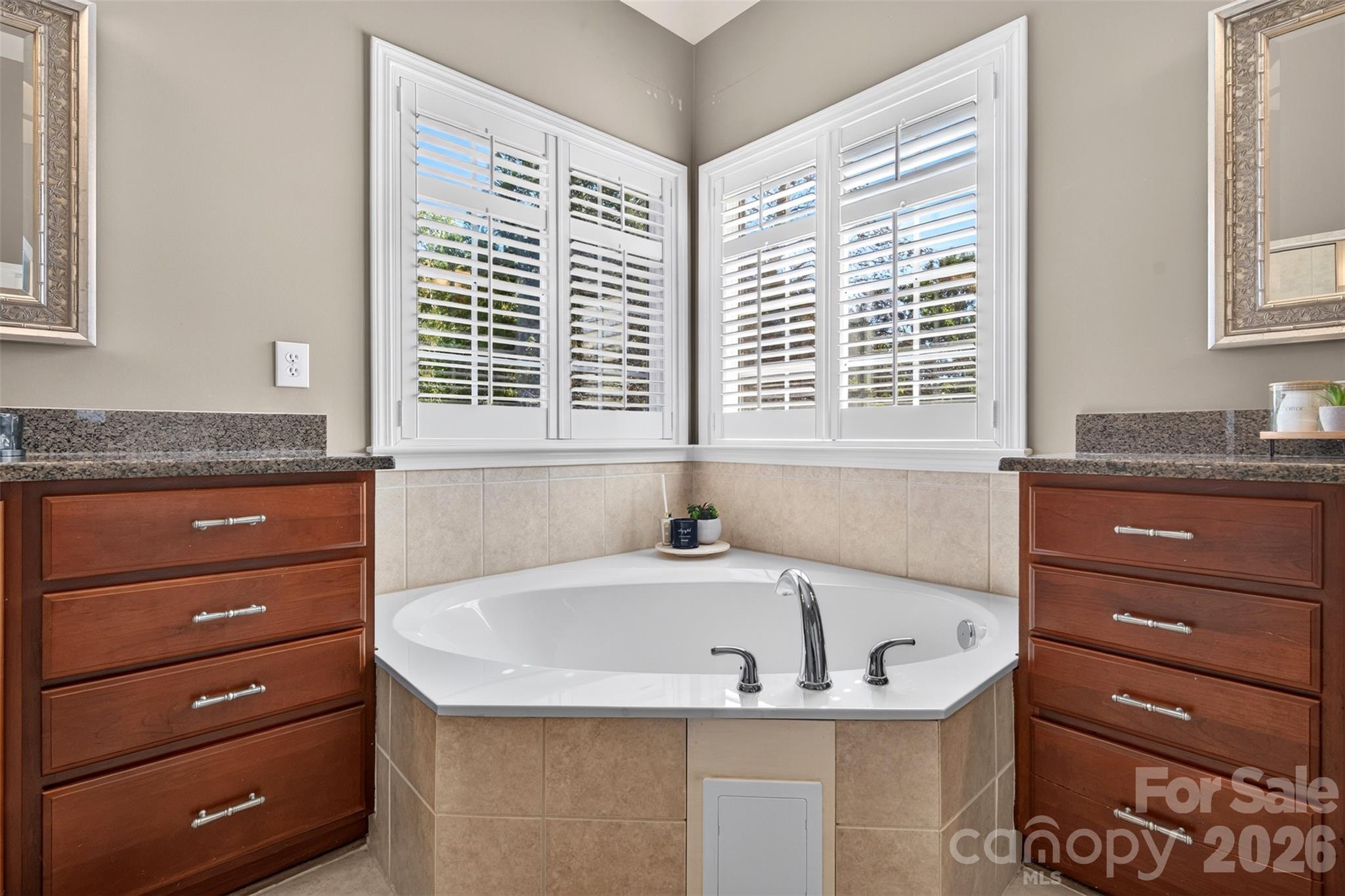 9153 Kensington Forest Drive Property Photo 20