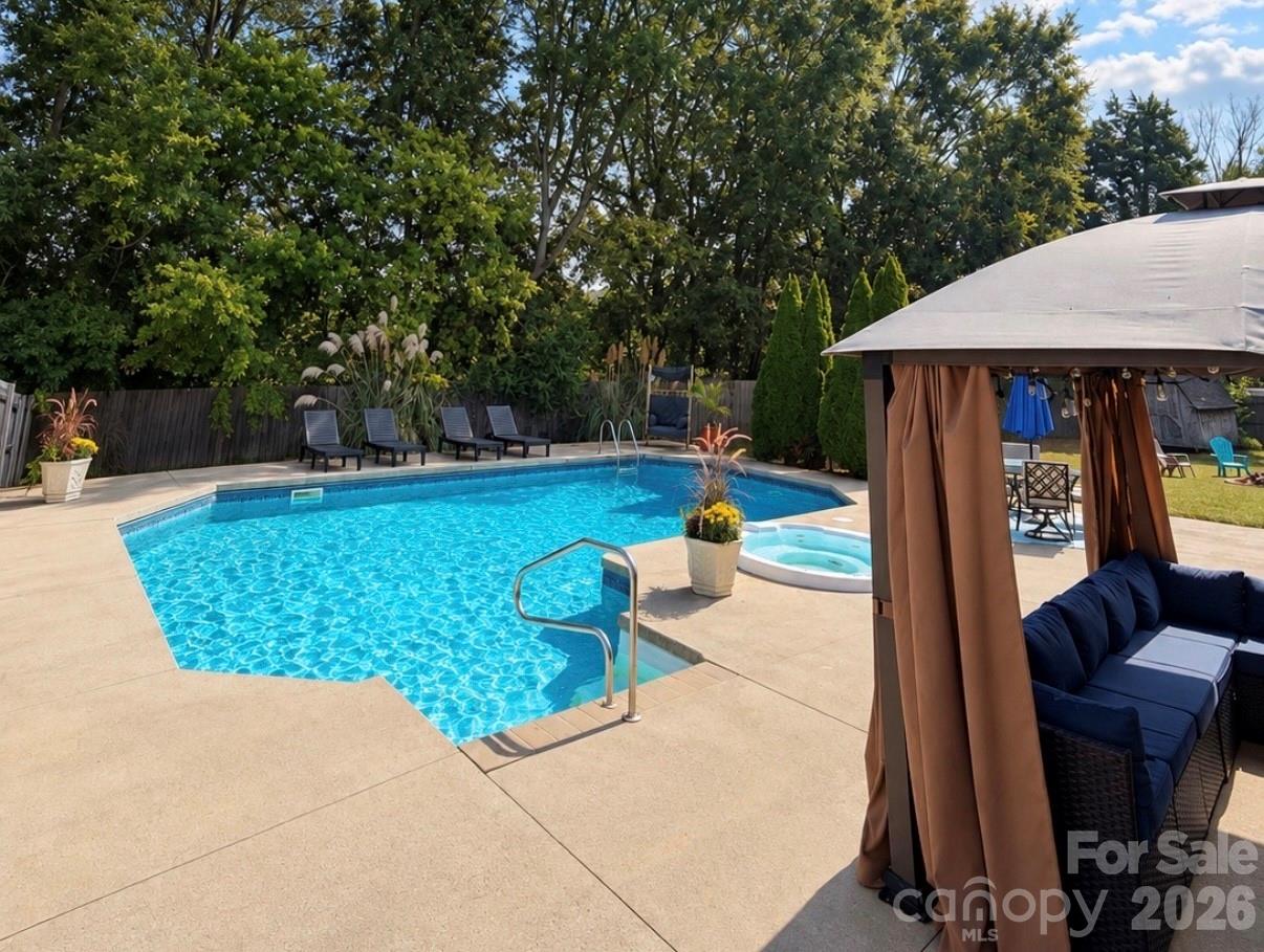4019 Shadow Pines Circle Property Photo 1