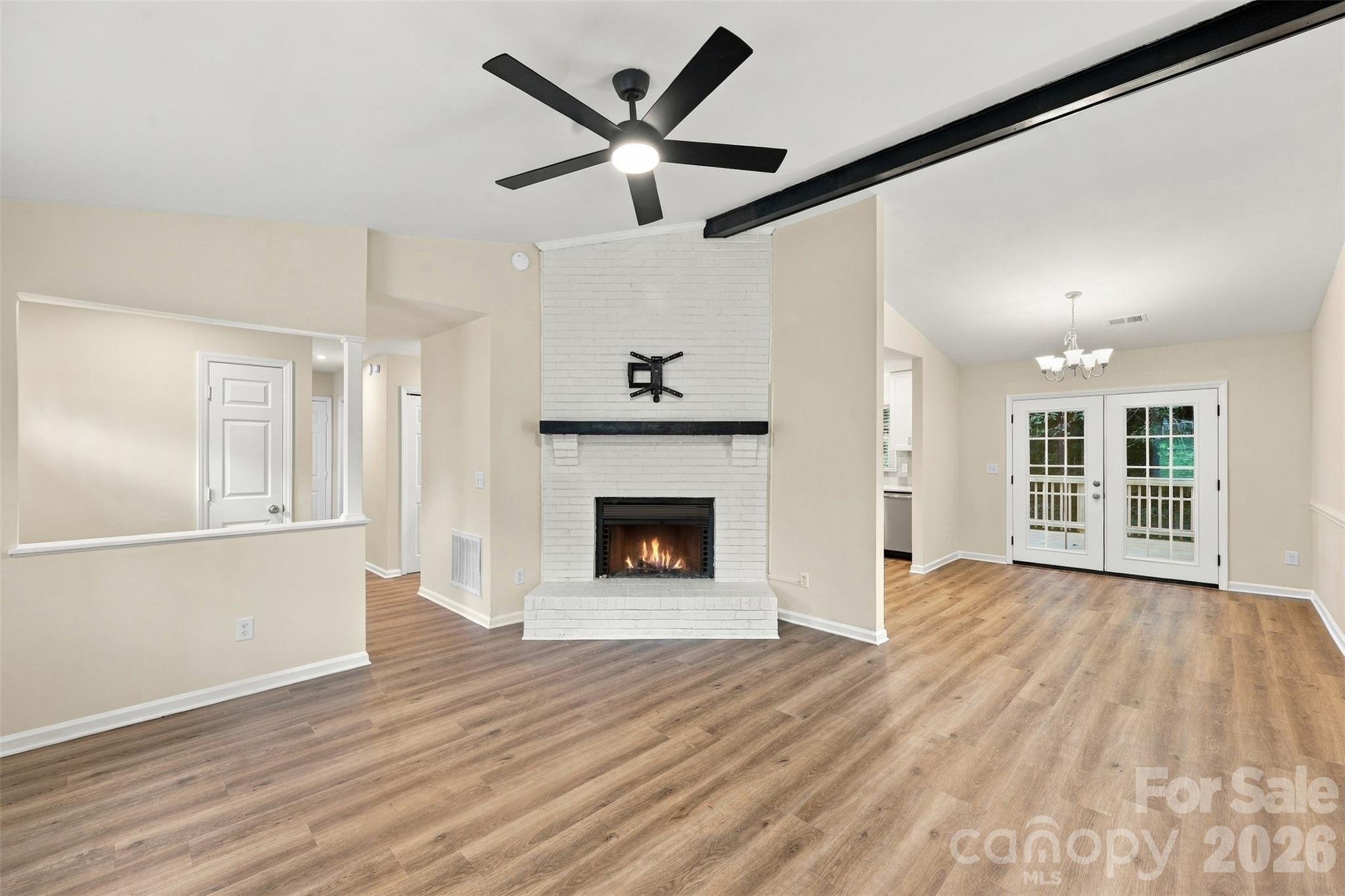 2115 Teddington Drive Property Photo 3