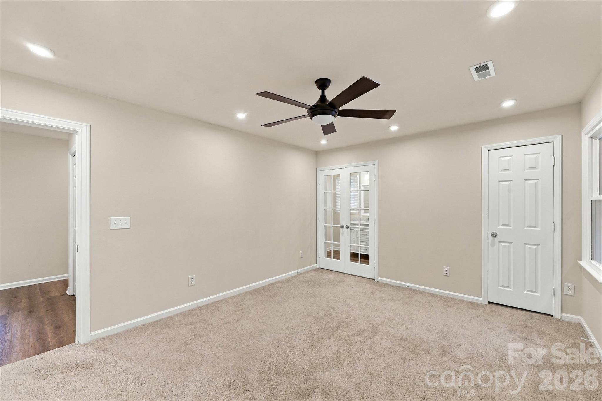 2115 Teddington Drive Property Photo 14