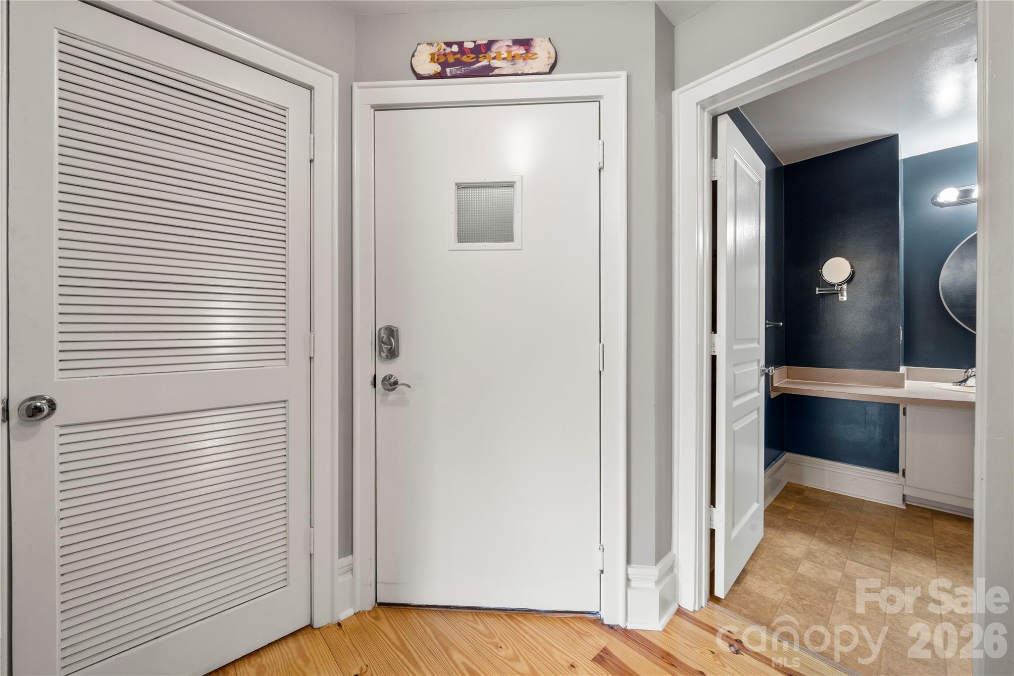 404 N Laurel Avenue Property Photo 7
