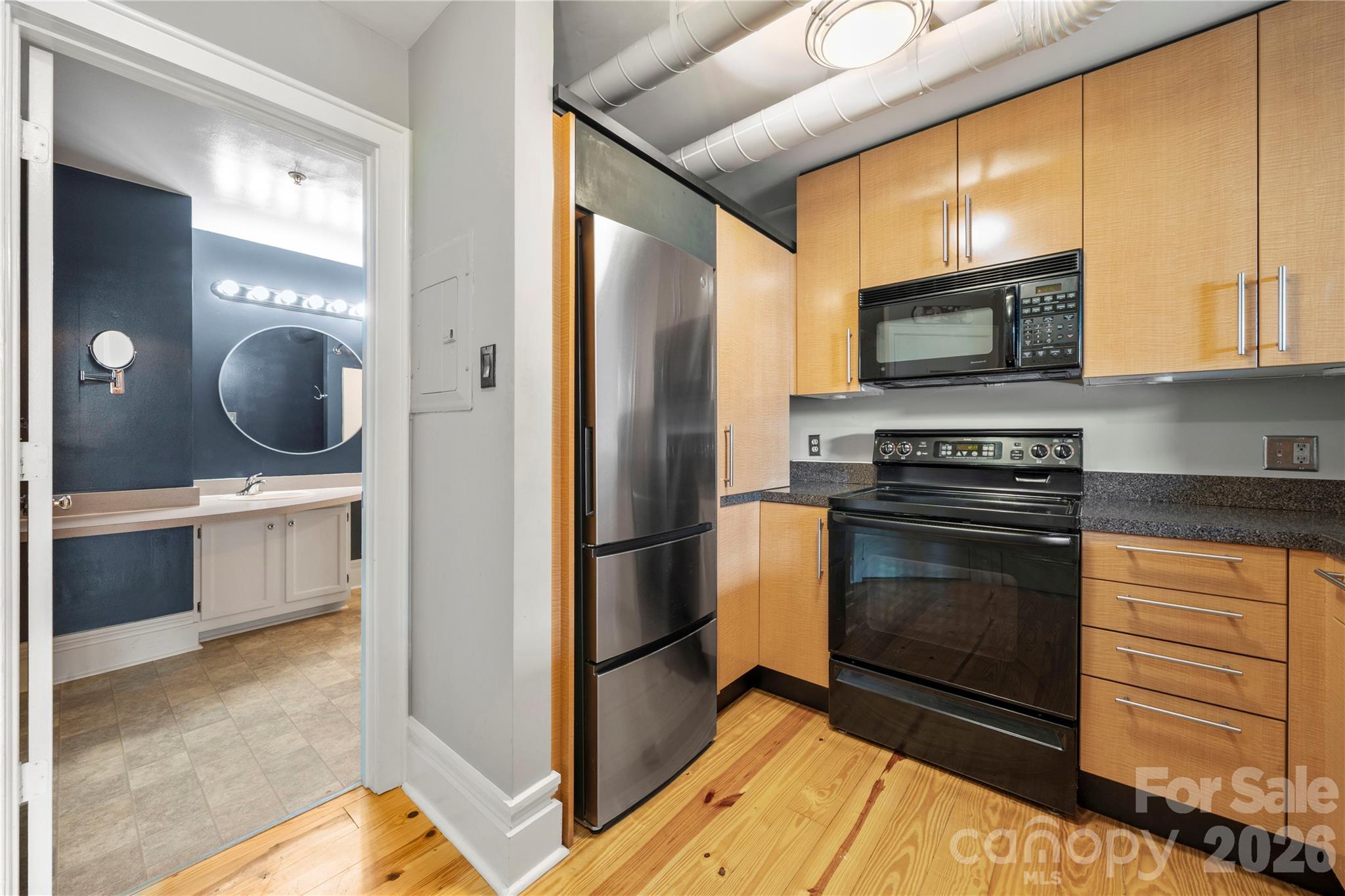 404 N Laurel Avenue Property Photo 8