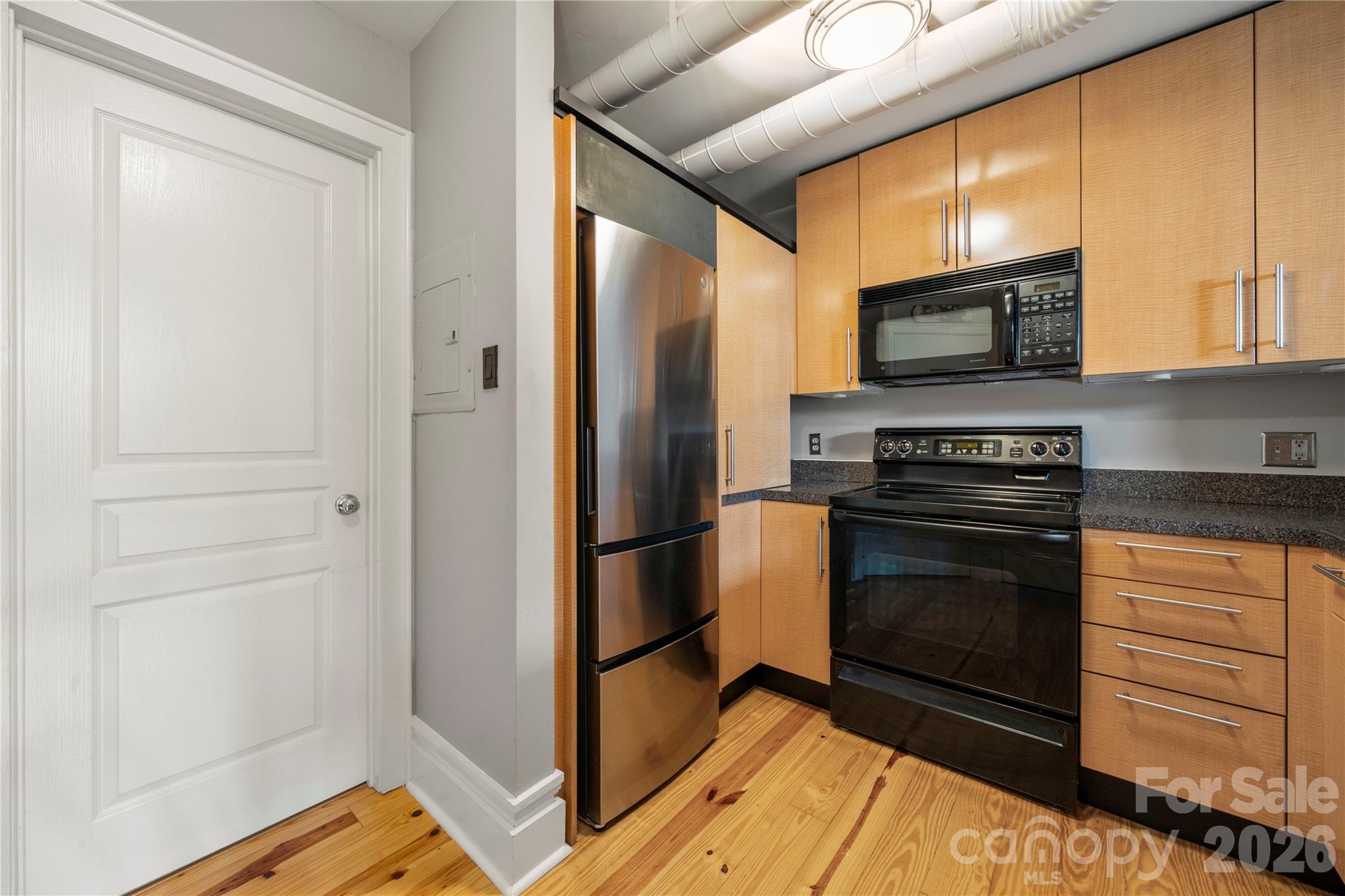 404 N Laurel Avenue Property Photo 9
