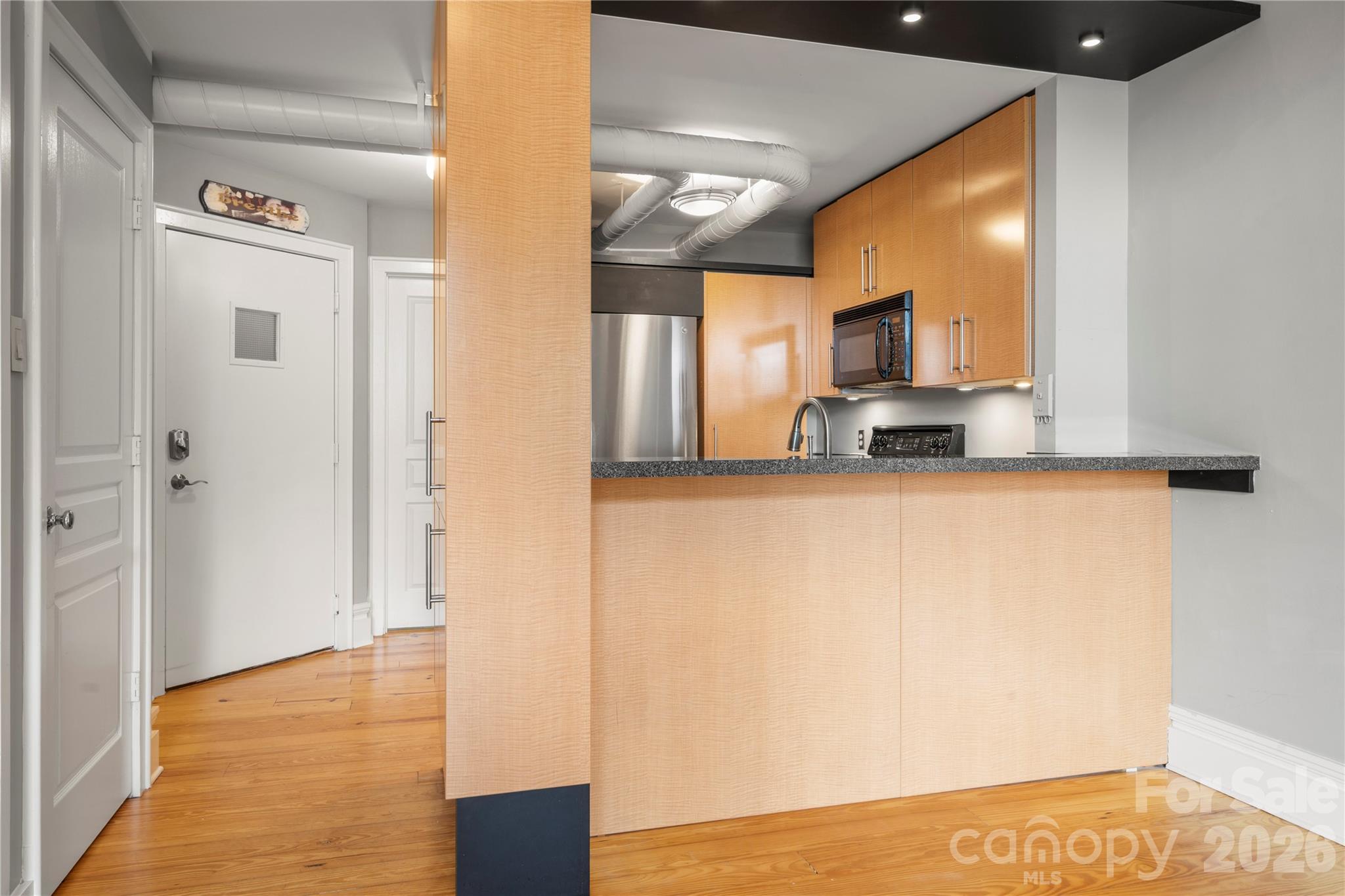 404 N Laurel Avenue Property Photo 17