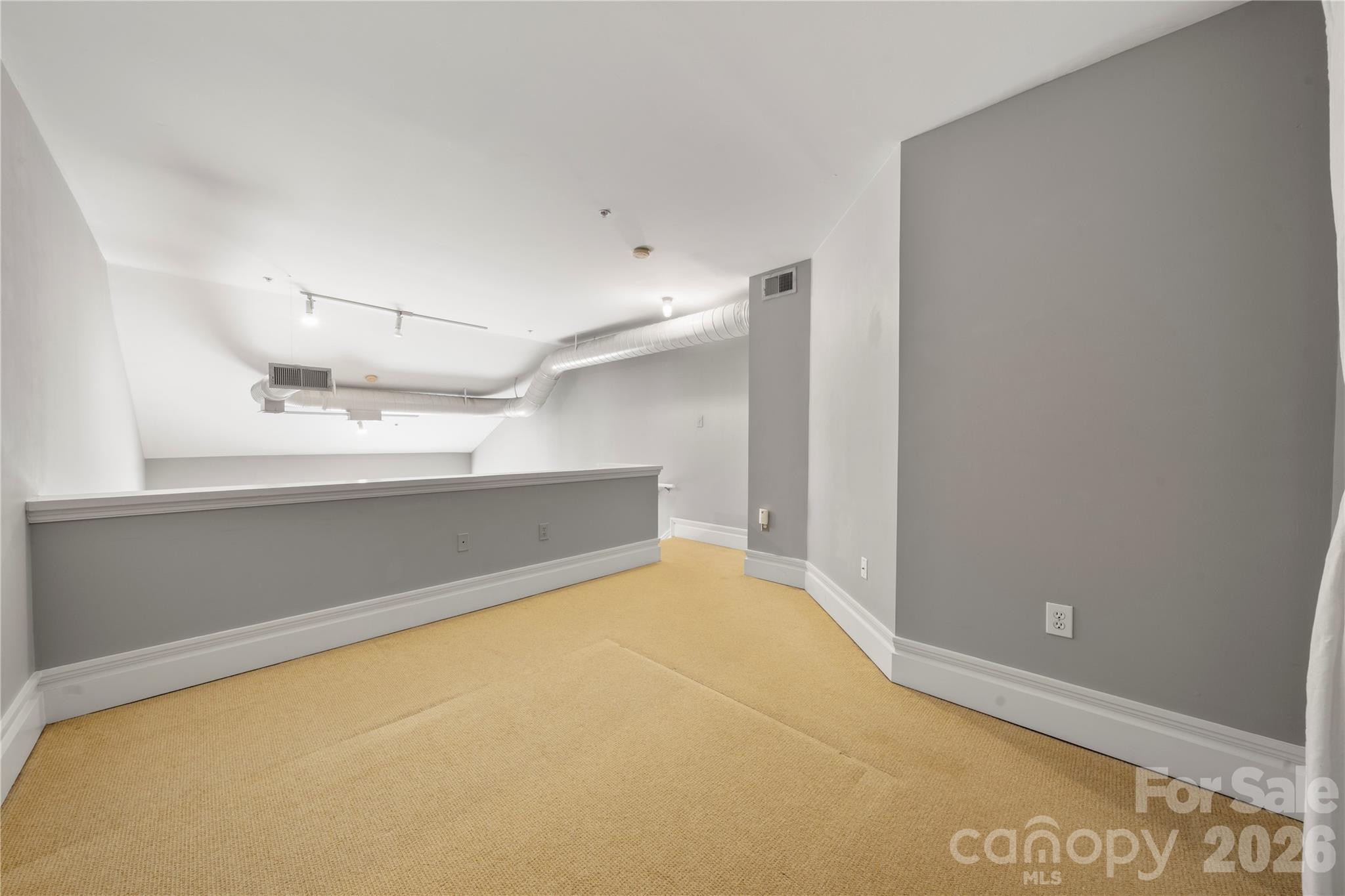 404 N Laurel Avenue Property Photo 19