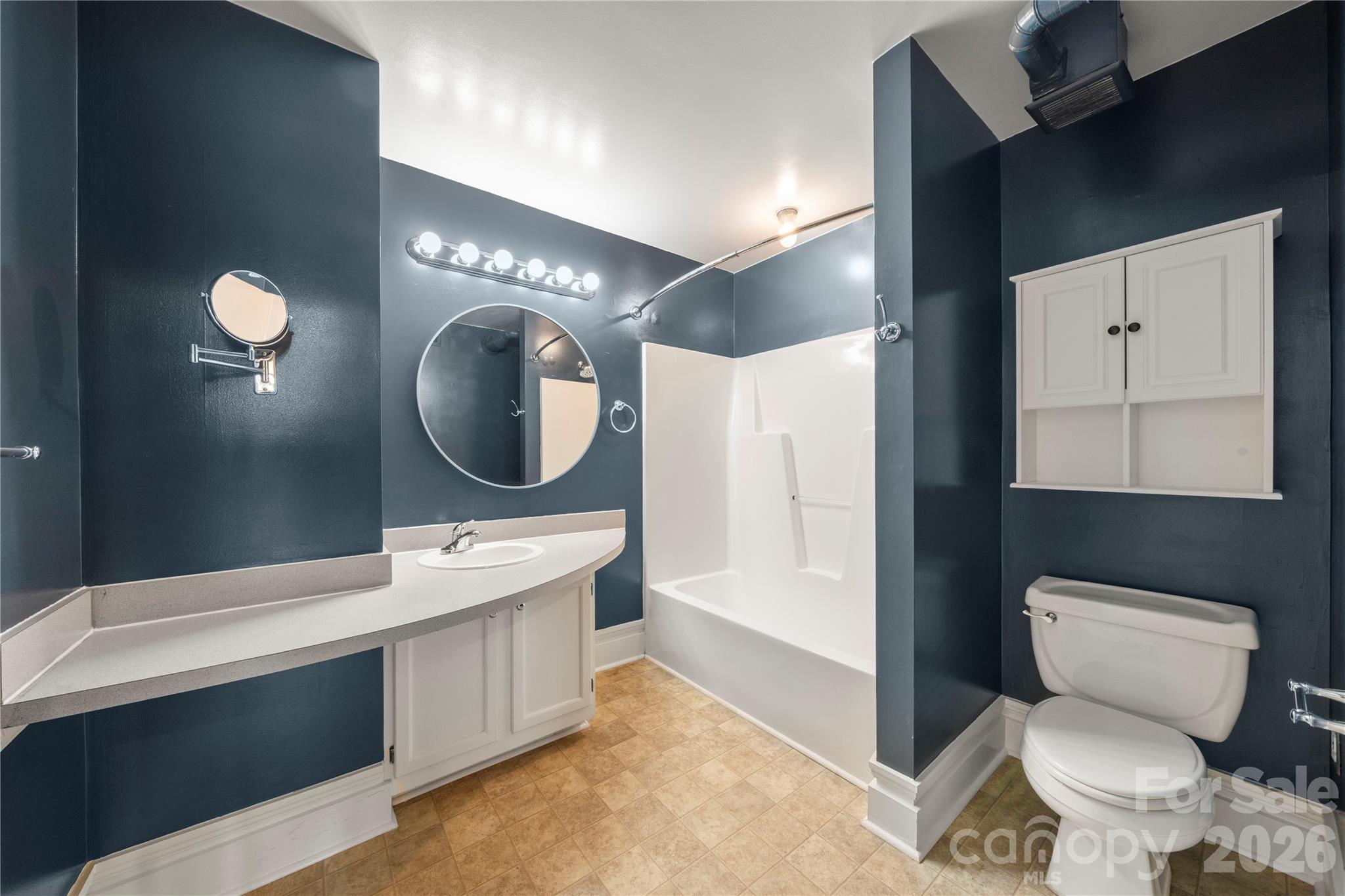404 N Laurel Avenue Property Photo 22