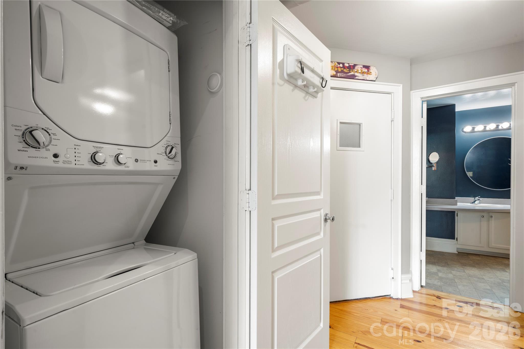 404 N Laurel Avenue Property Photo 25
