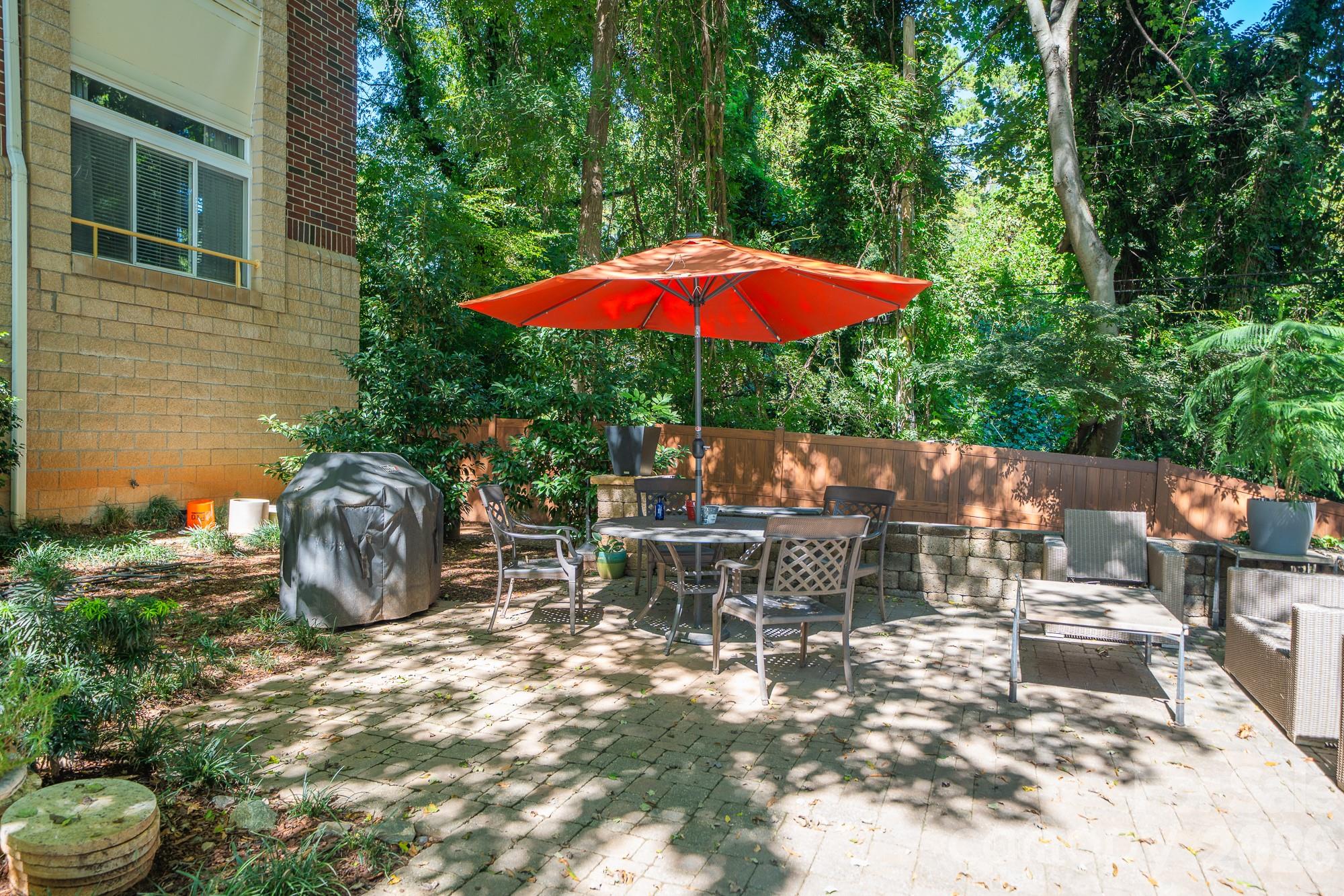 404 N Laurel Avenue Property Photo 26