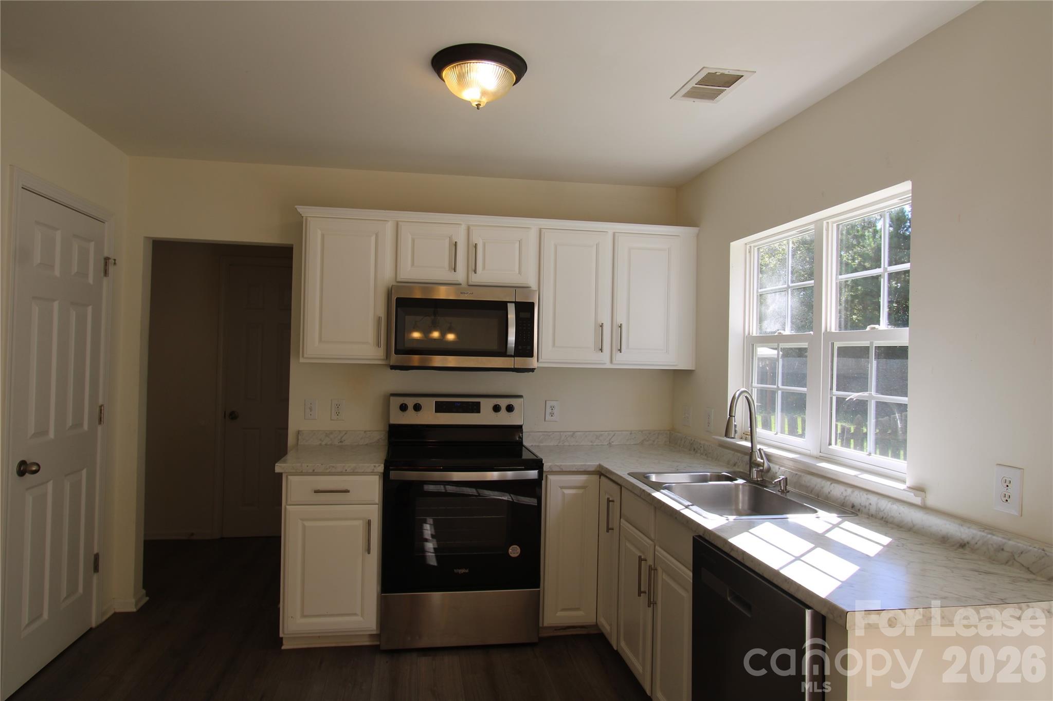 11118 Cypress View Drive Property Photo 8