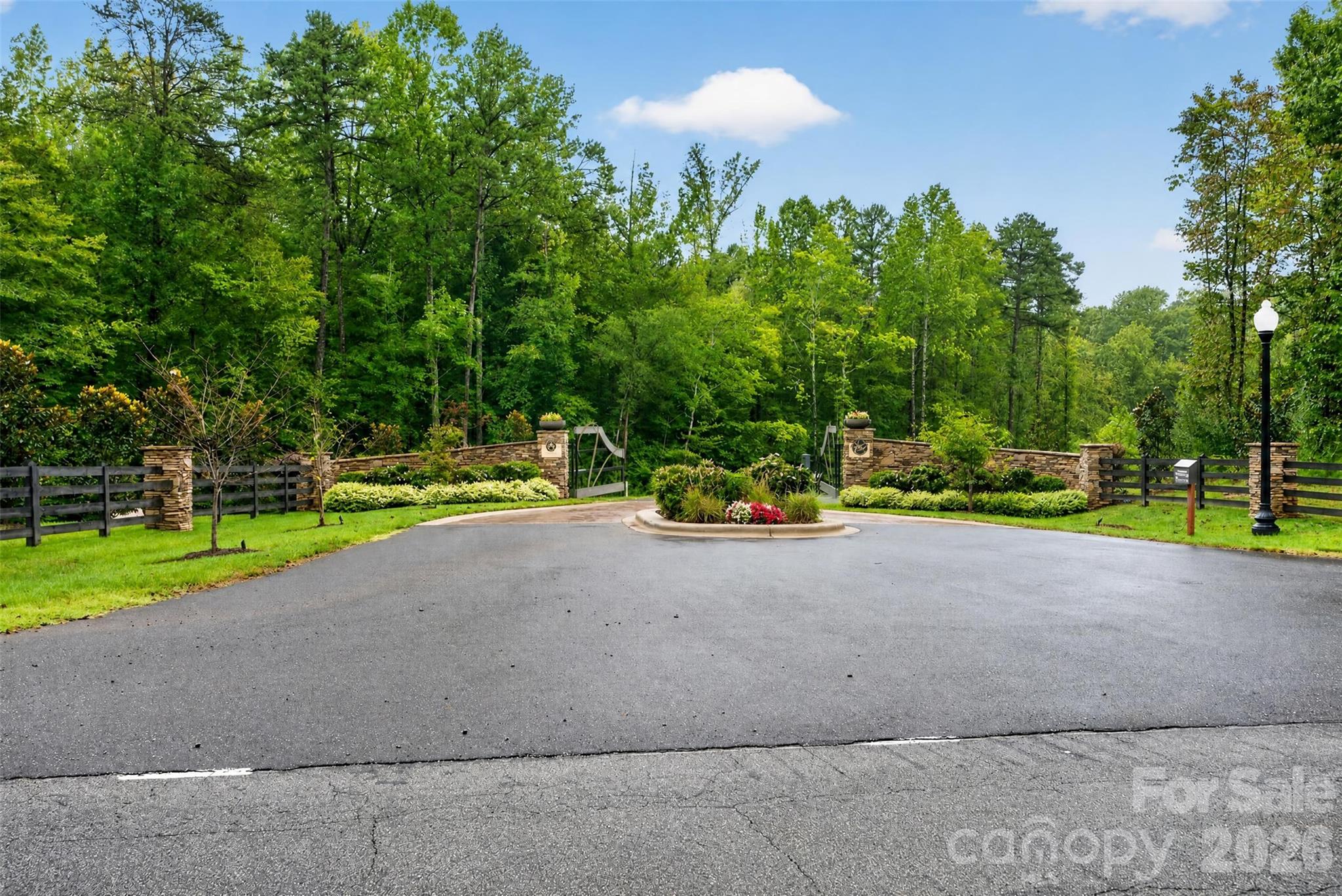 1064 Ventosa Drive Property Photo 3