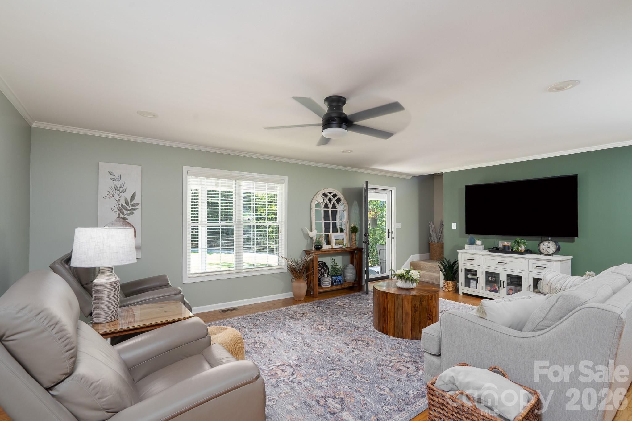 309 Imperial Way Property Photo 13