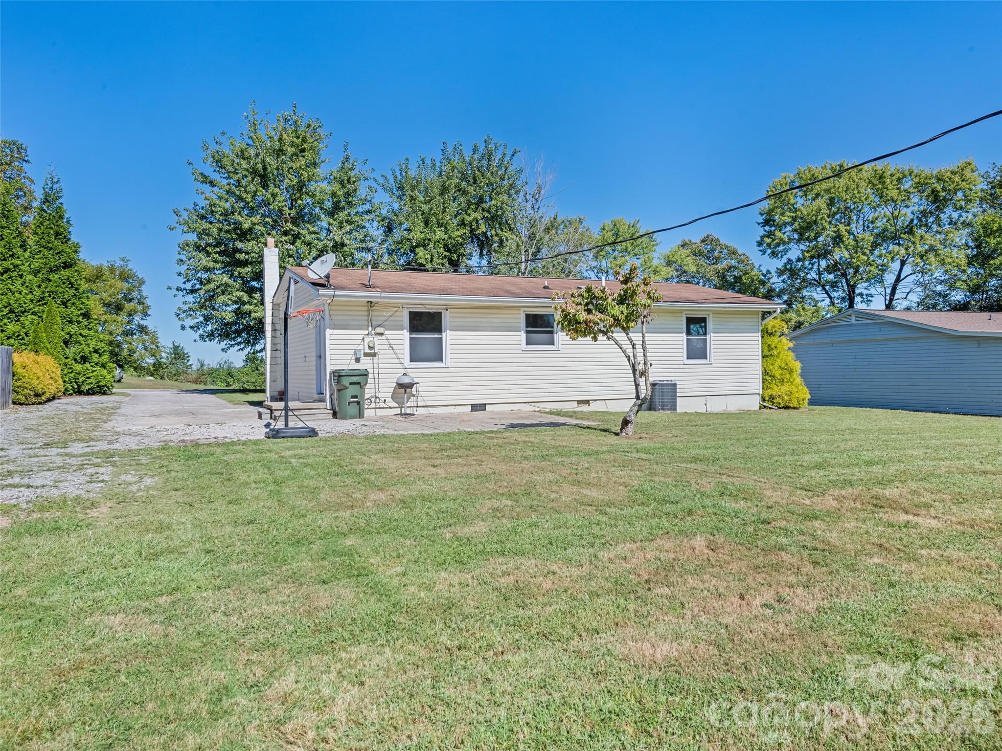 1188 Eastbrook Drive Property Photo 5