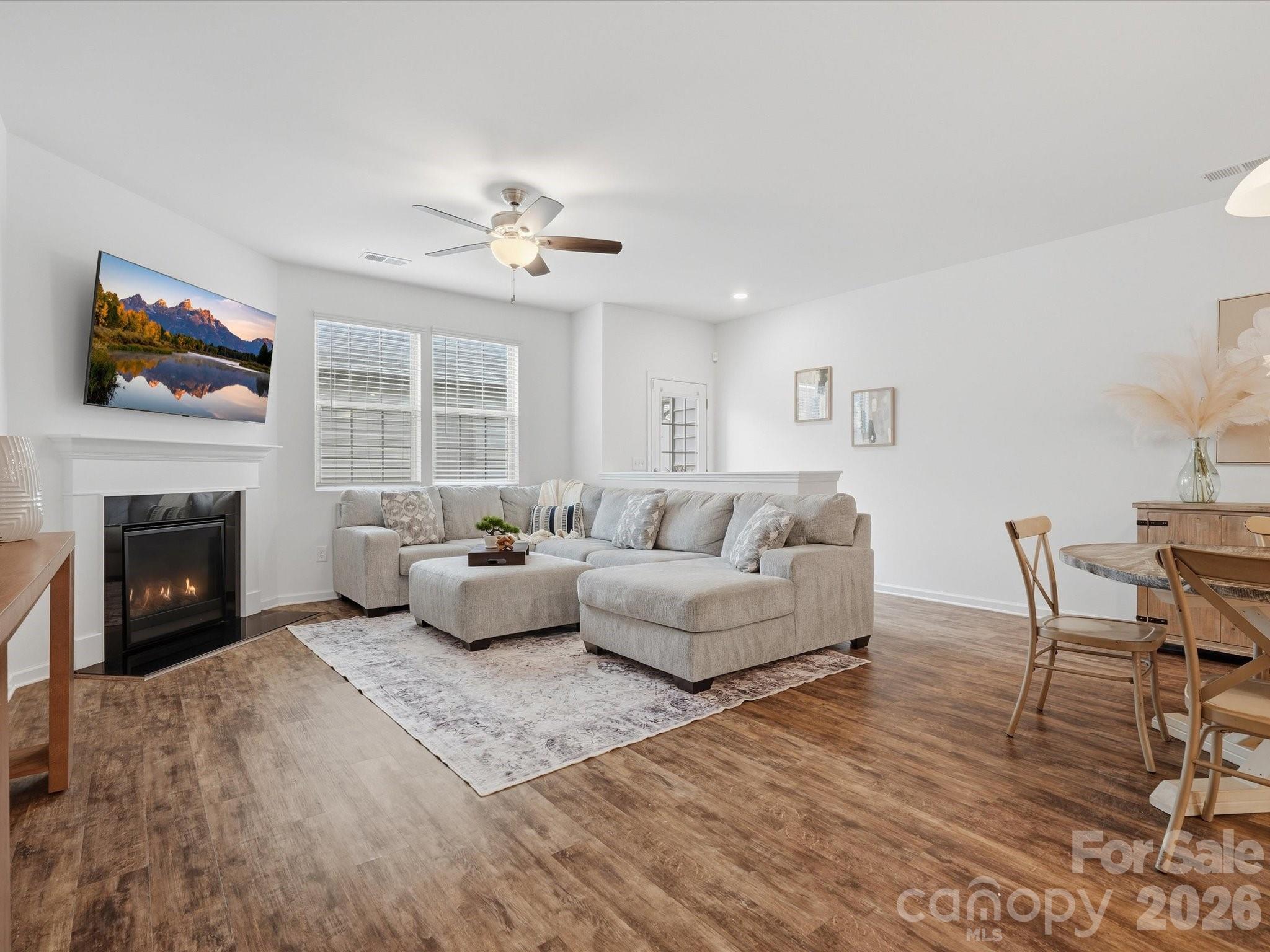 2629 Winter Thistle Way Property Photo 7