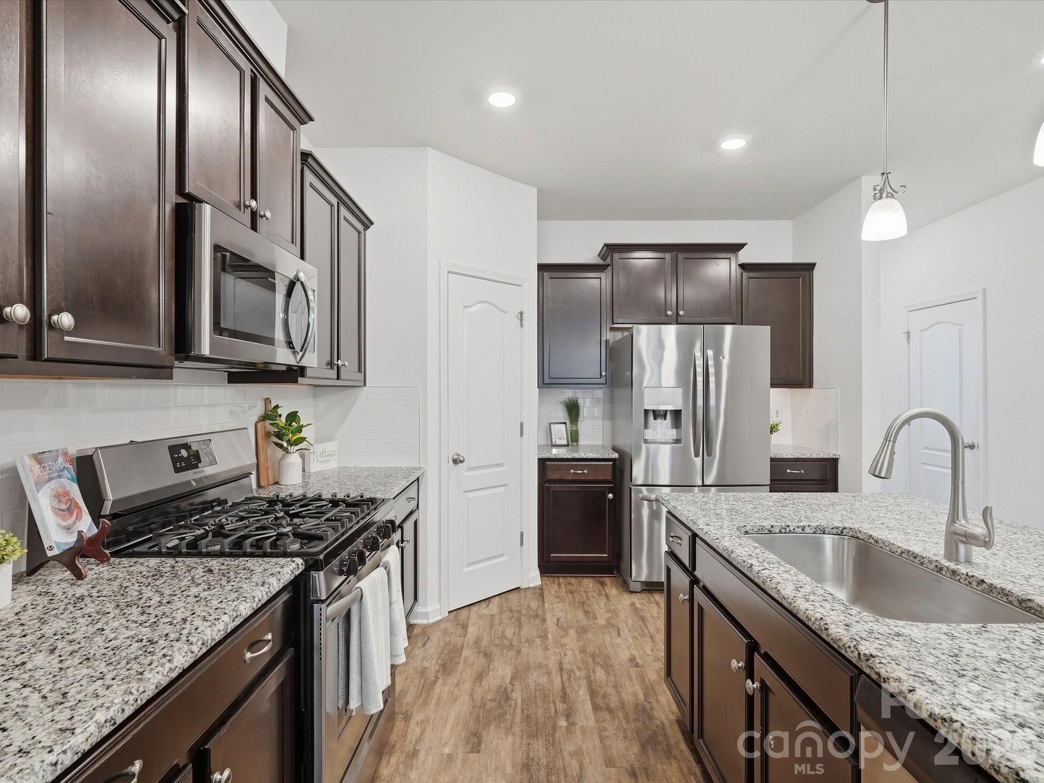 2629 Winter Thistle Way Property Photo 14