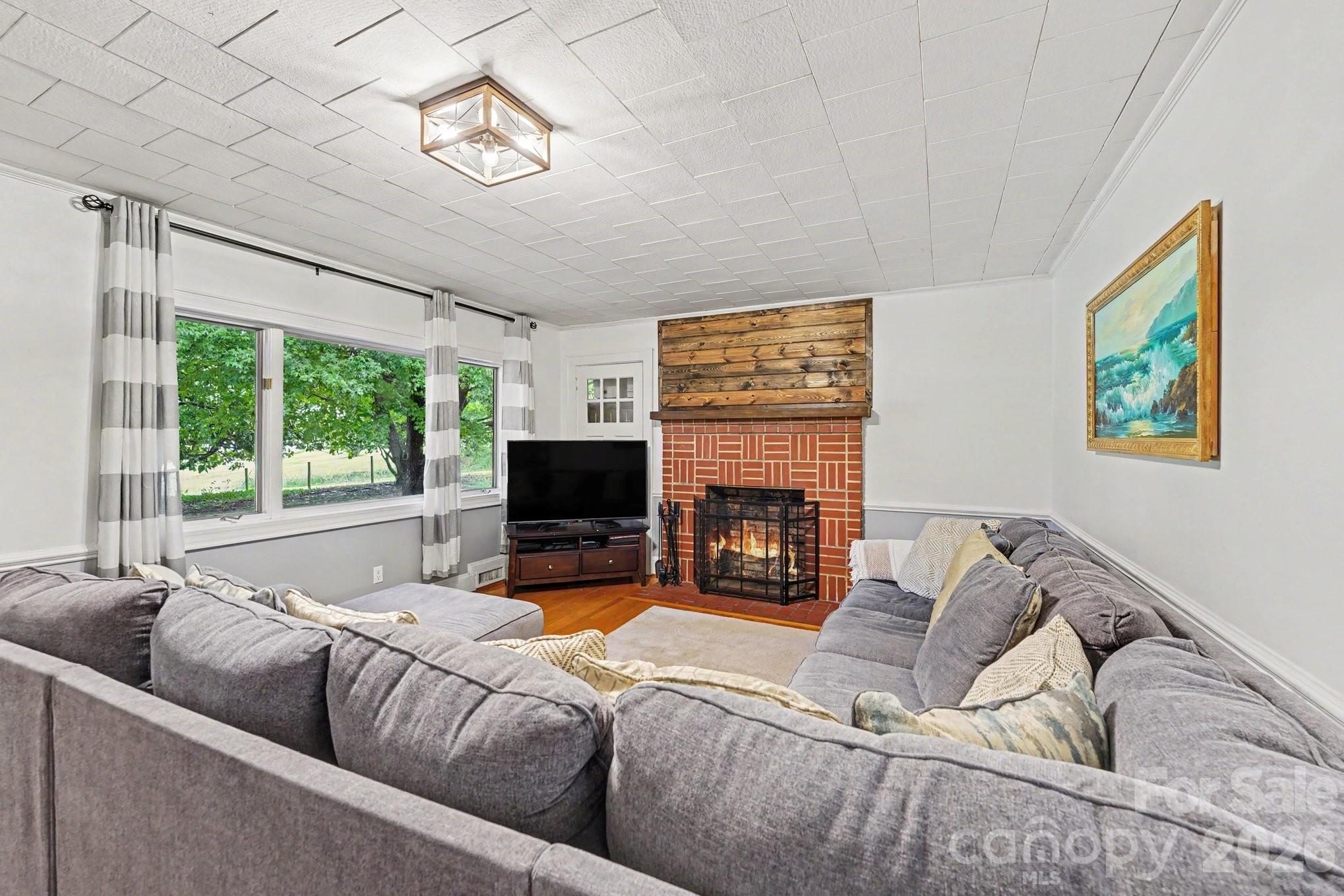 226 Pleasant Hill Drive Property Photo 7