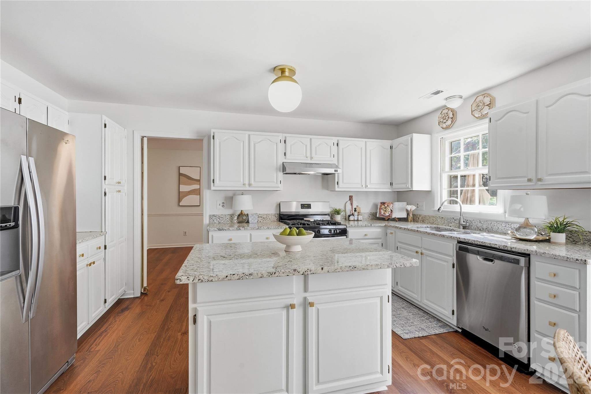 717 Fredricksburg Road Property Photo 6