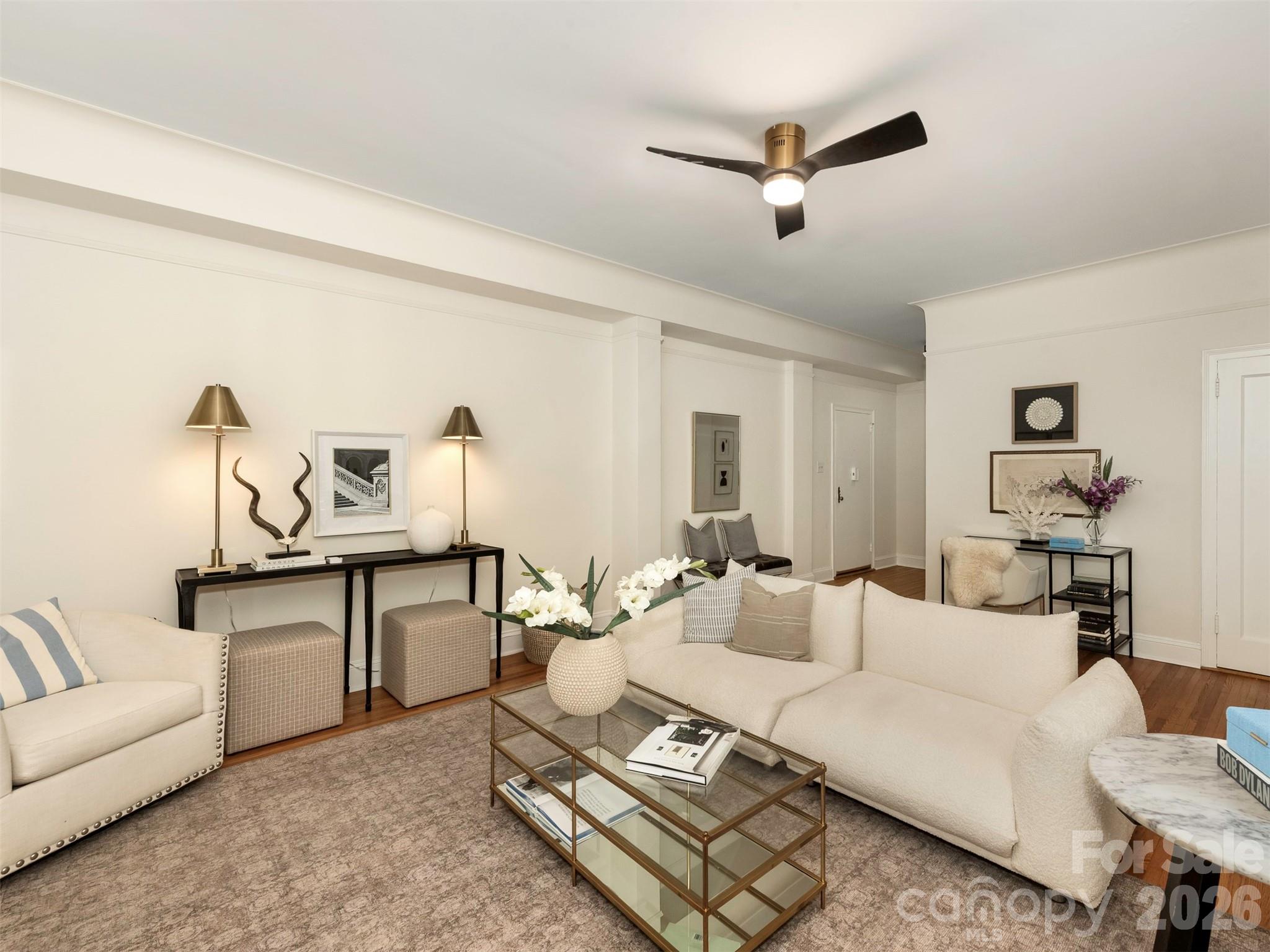 301 W 10th Street 107 Property Photo 3