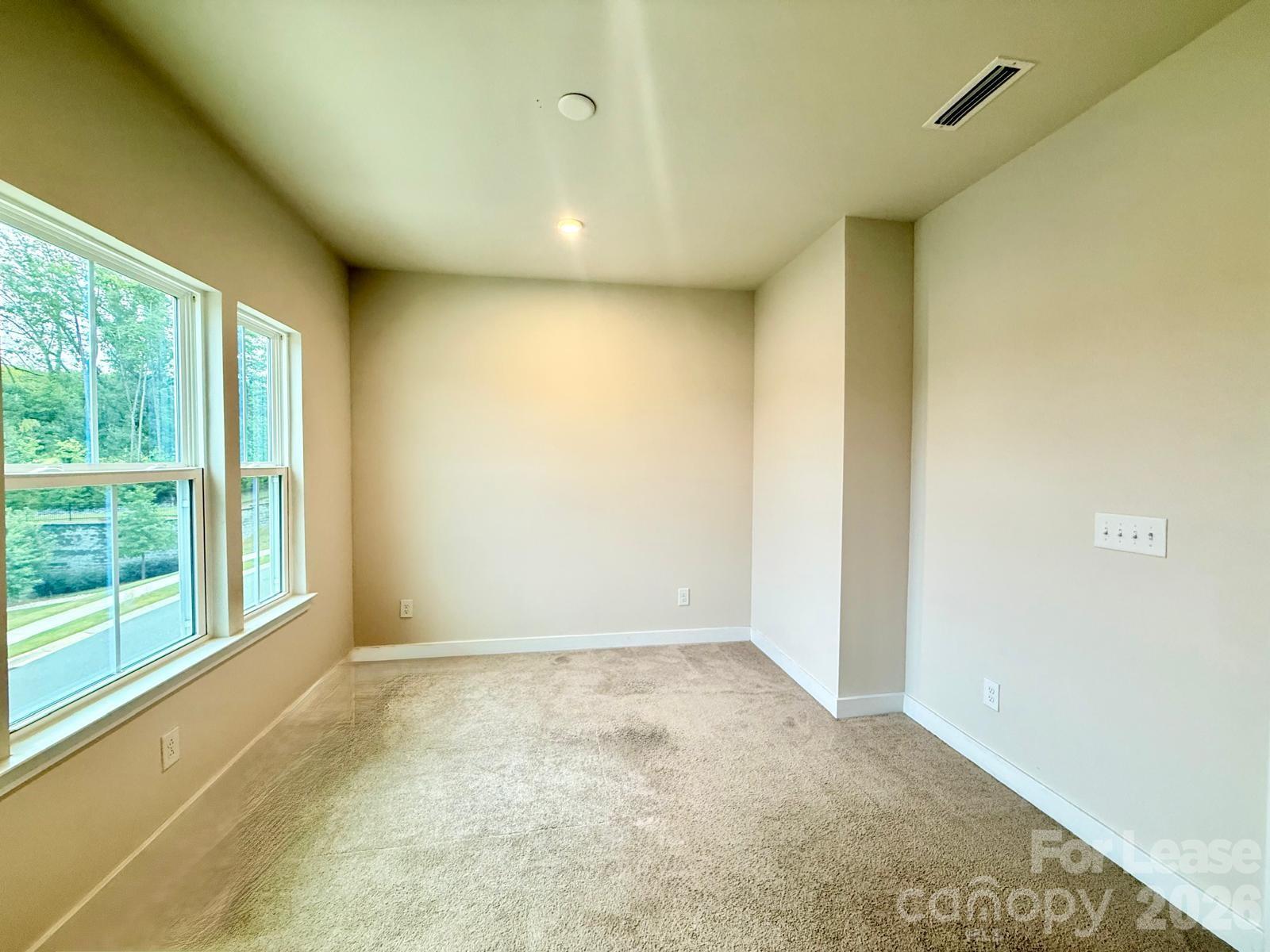 928 Portrush Lane Property Photo 14