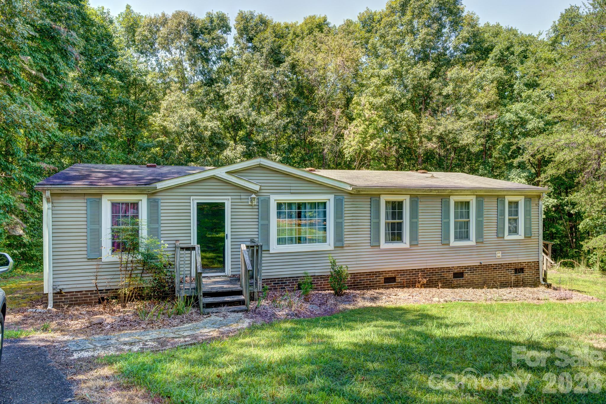 1218 Forest Ridge Drive Property Photo 1