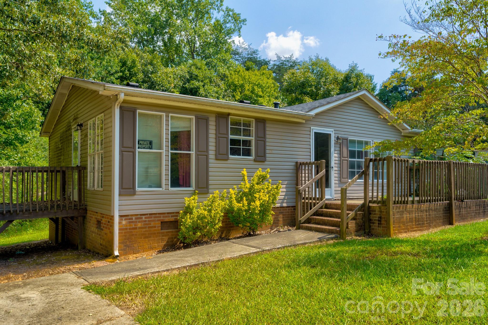 1233 Forest Ridge Drive Property Photo 1