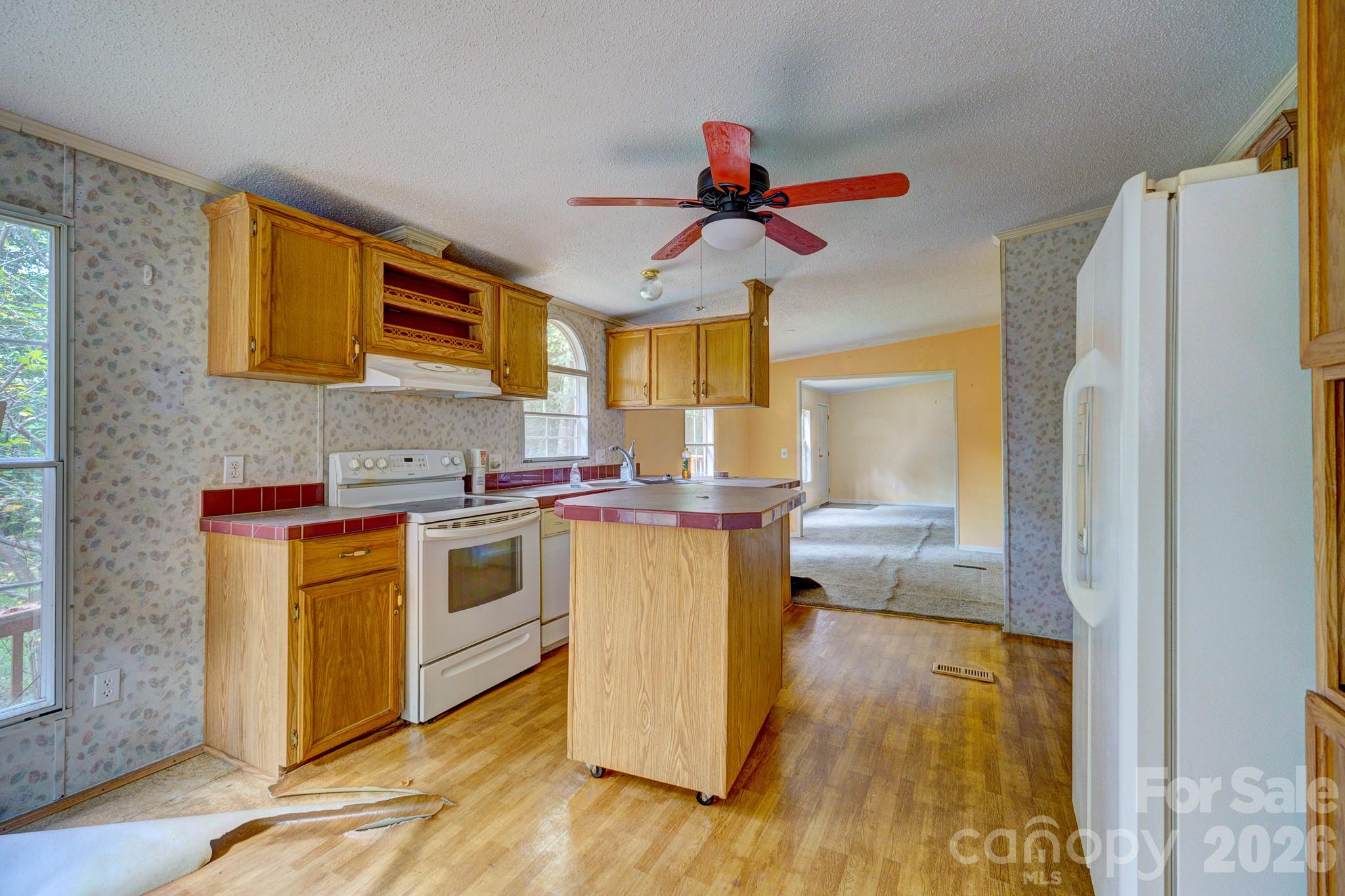1290 Forest Ridge Drive Property Photo 3