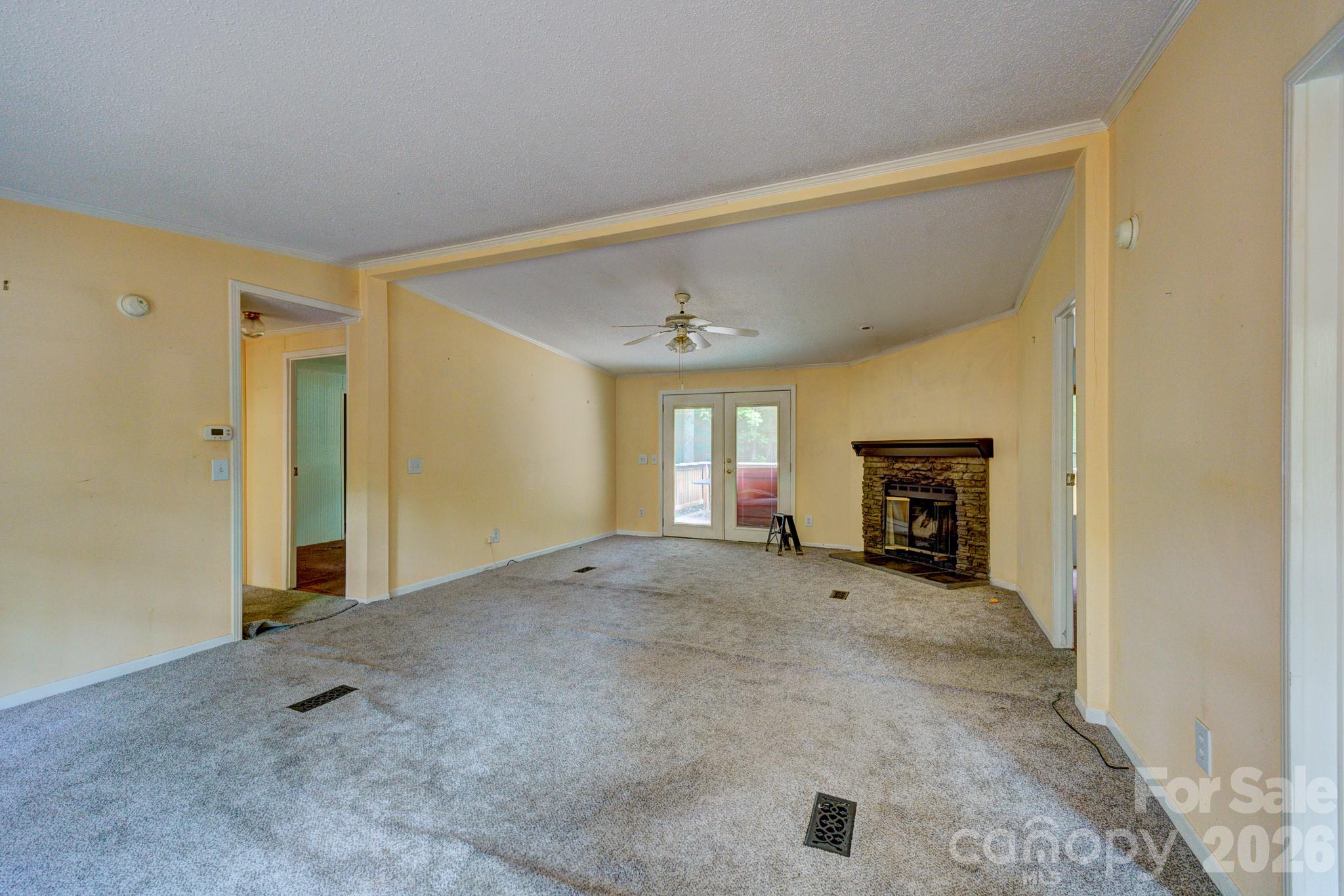 1290 Forest Ridge Drive Property Photo 4