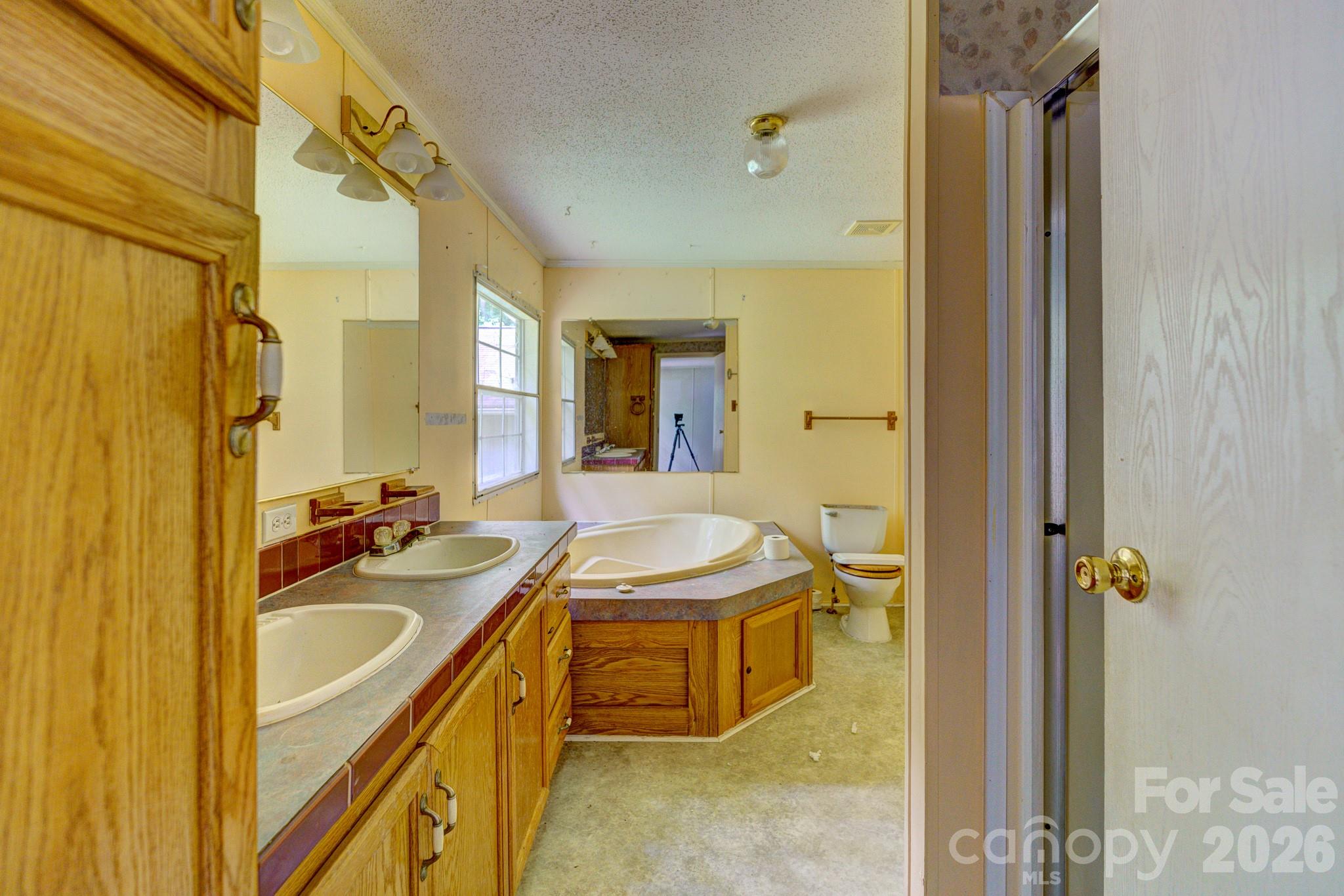 1290 Forest Ridge Drive Property Photo 9