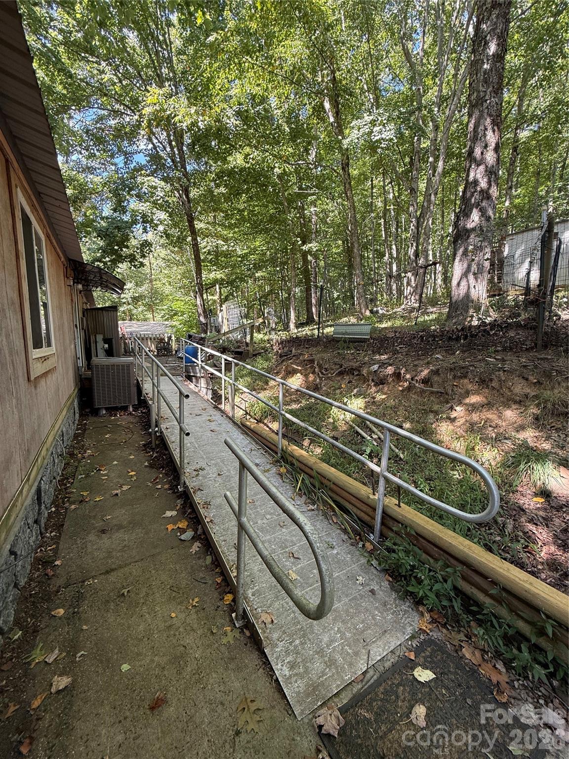111 Three Top Street Property Photo 3