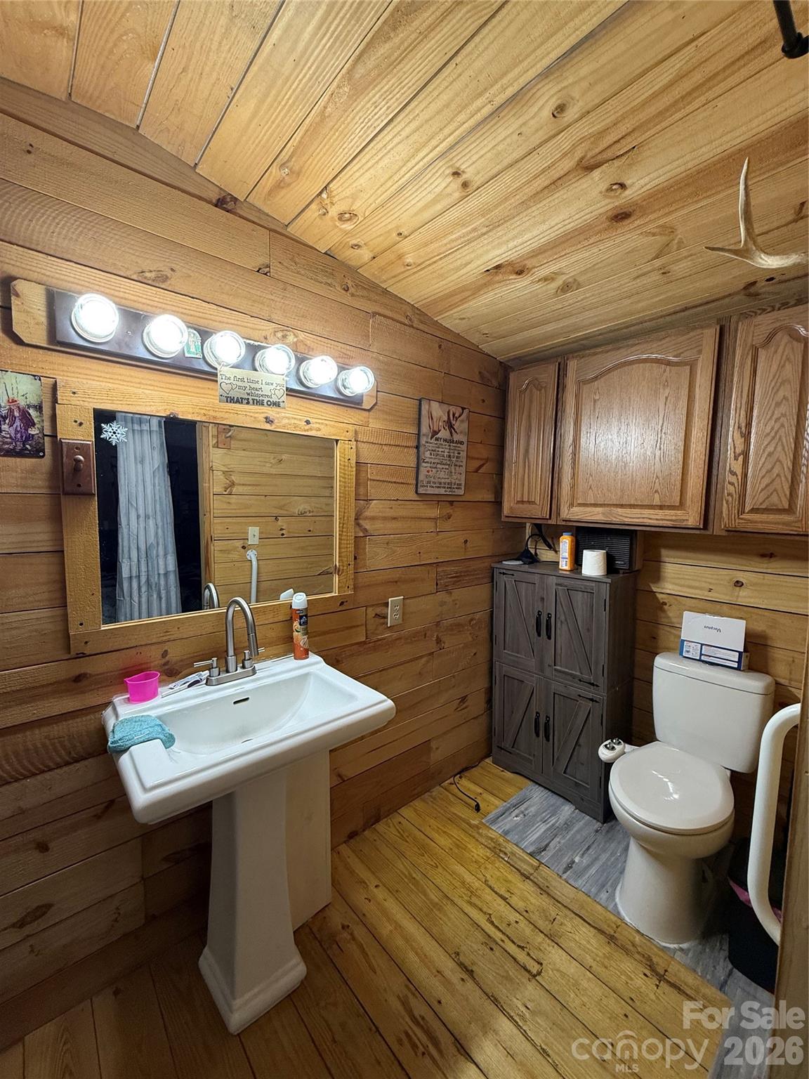111 Three Top Street Property Photo 17