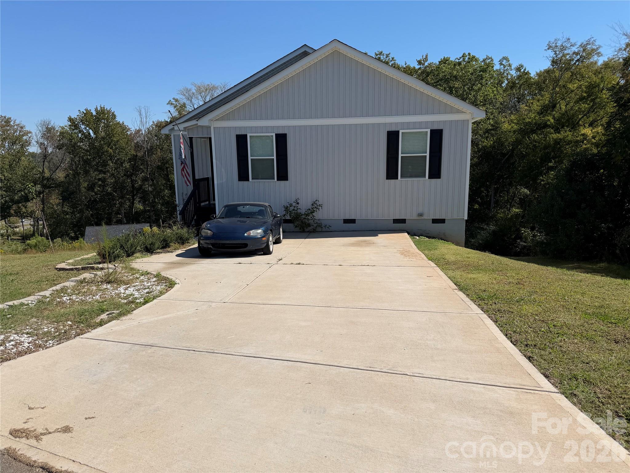 102 Snyder Court Property Photo 1