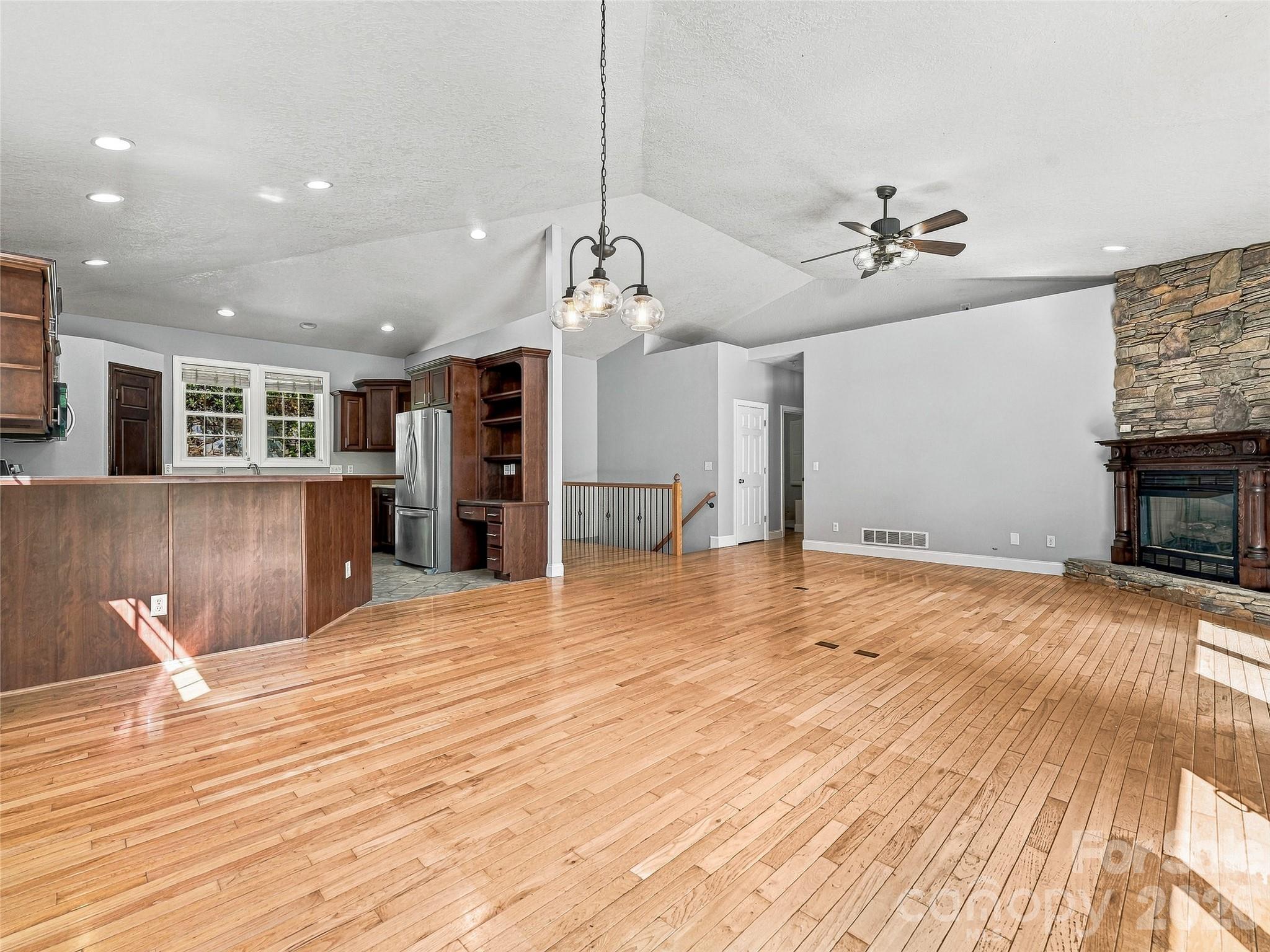 57 Mount Royal Drive Property Photo 6