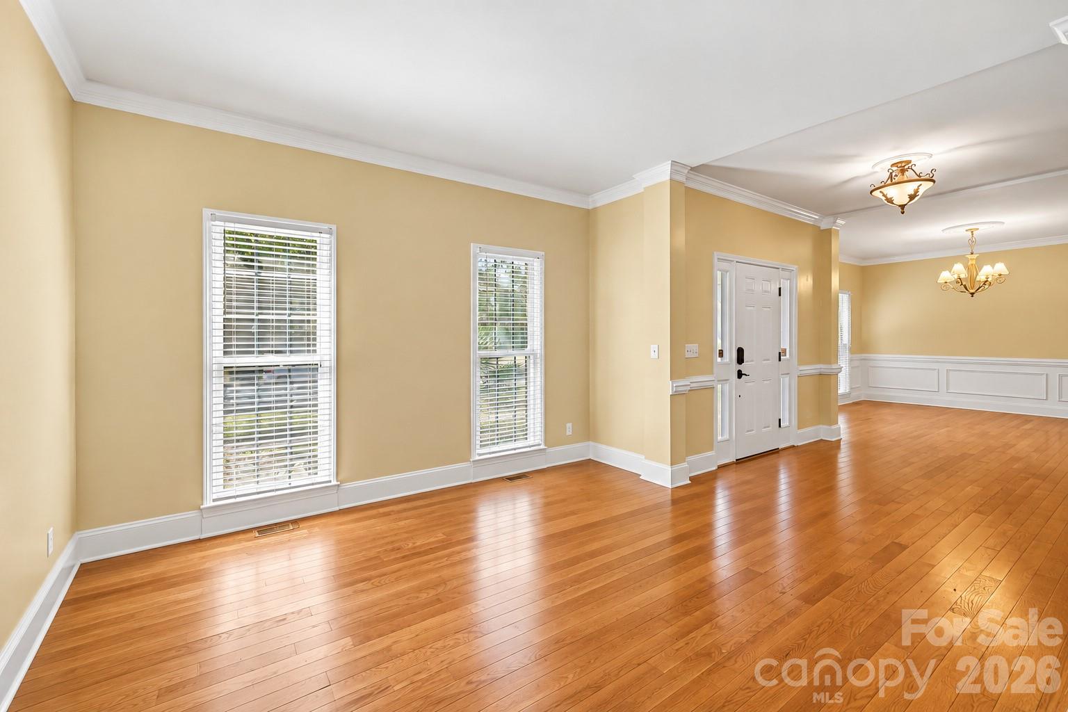 10409 Persimmon Creek Drive Property Photo 4