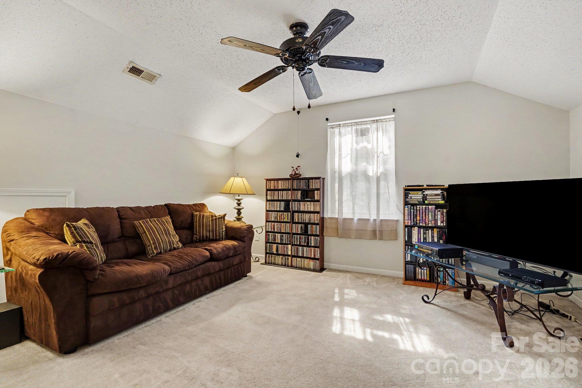 9600 Veronica Drive Property Photo 4