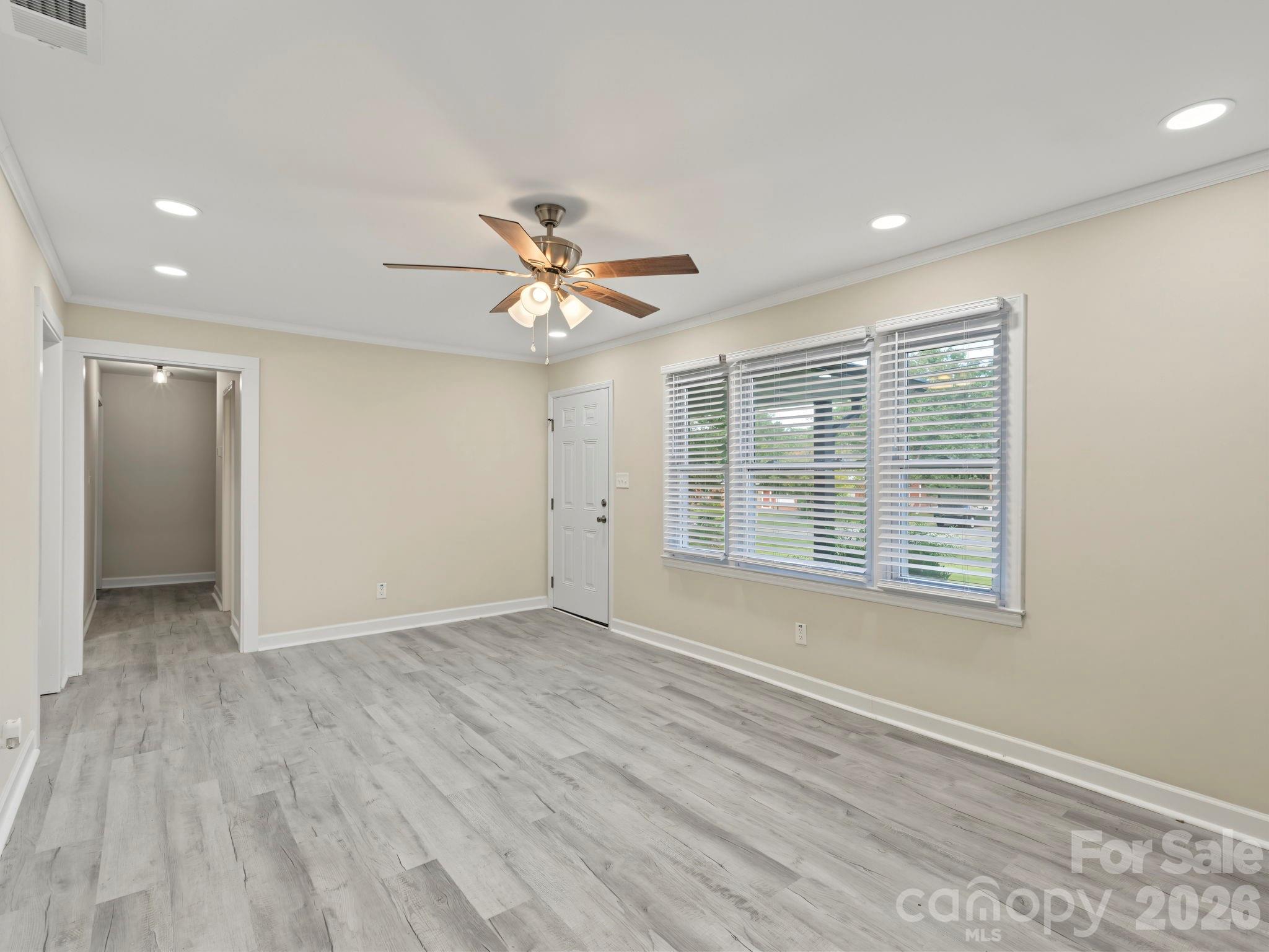 512 Villa Street Property Photo 2