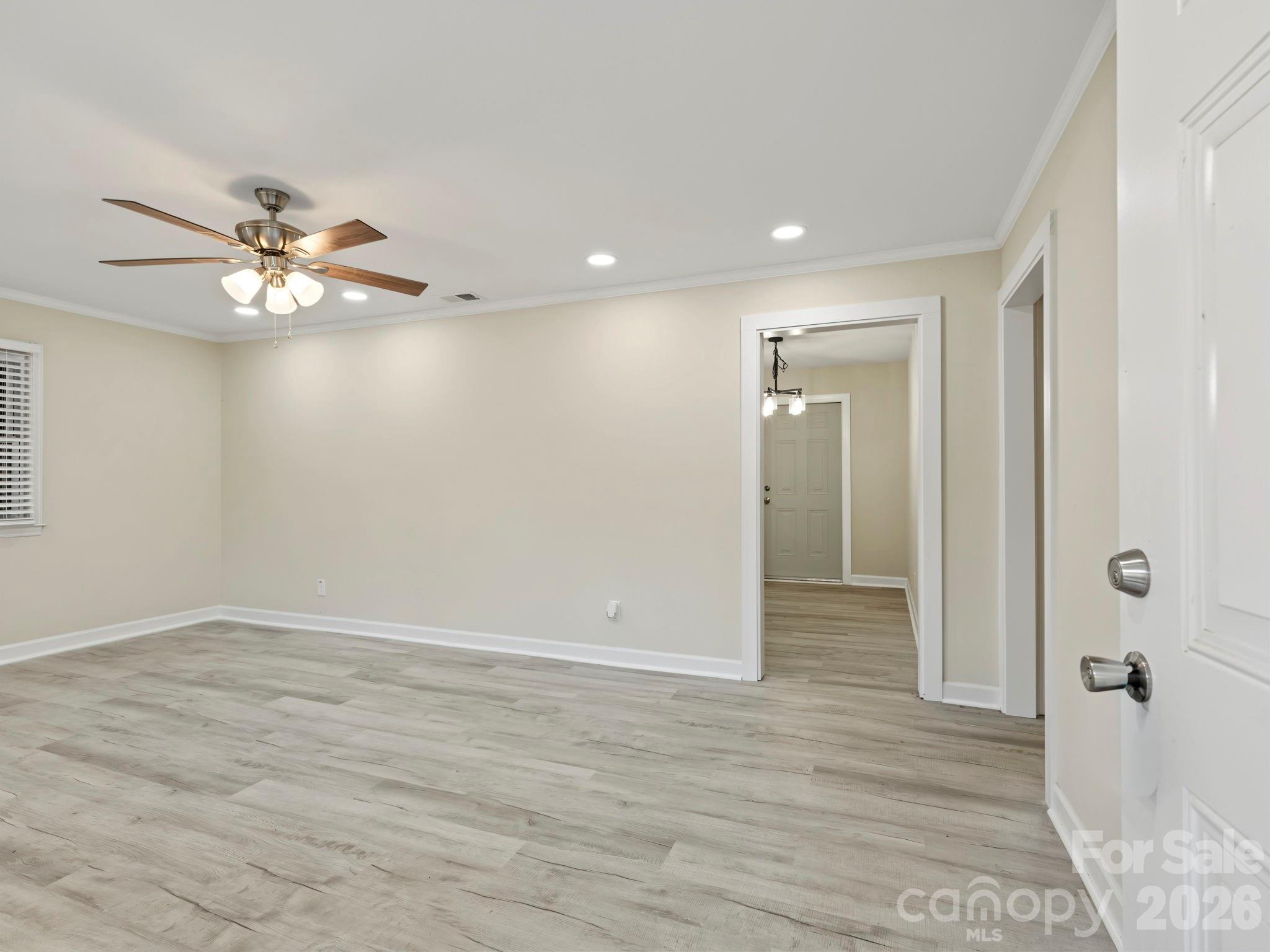 512 Villa Street Property Photo 6