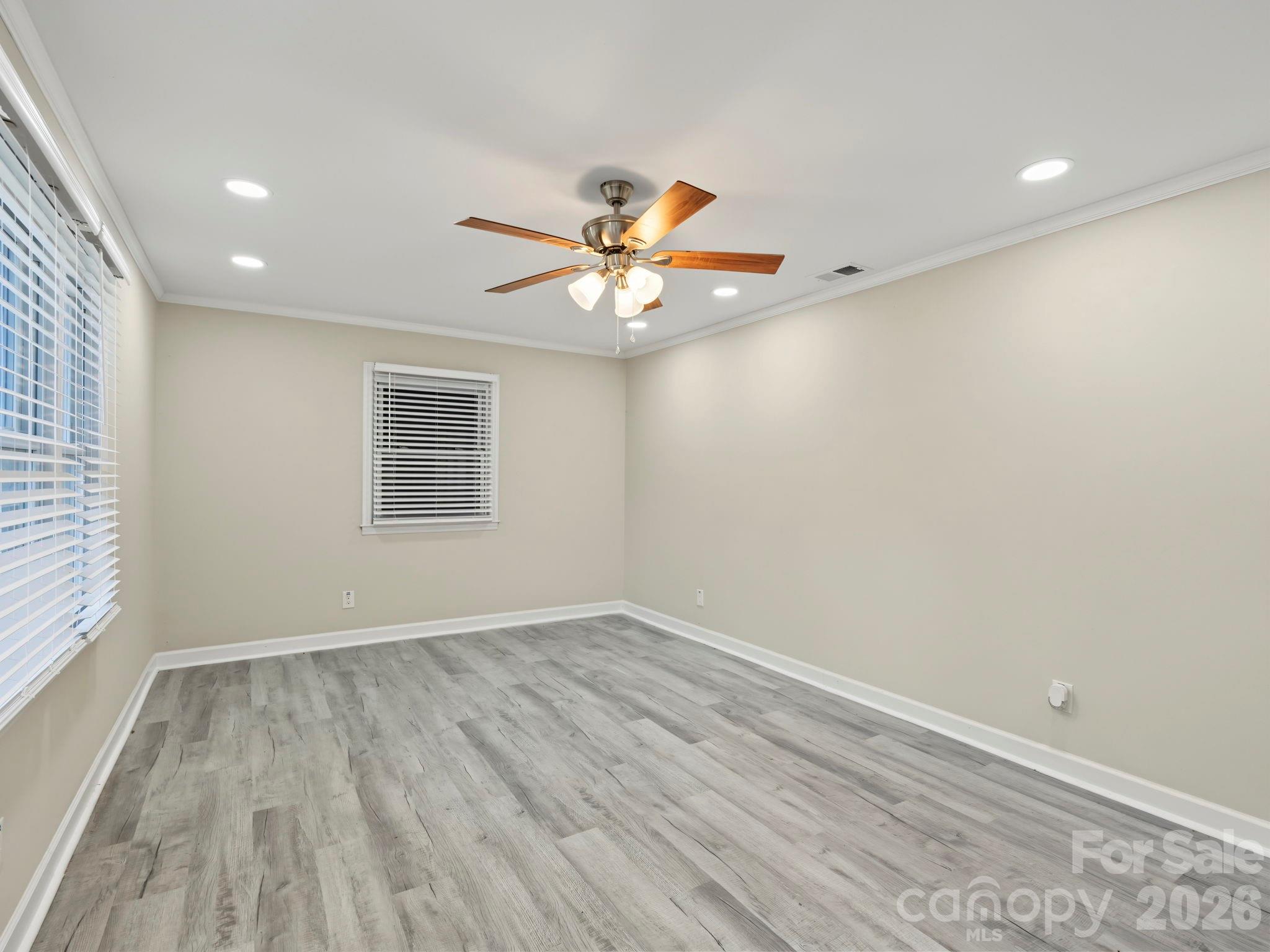 512 Villa Street Property Photo 7