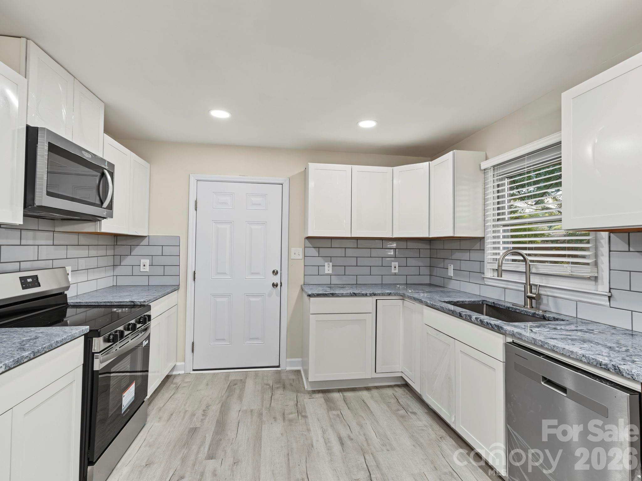 512 Villa Street Property Photo 10
