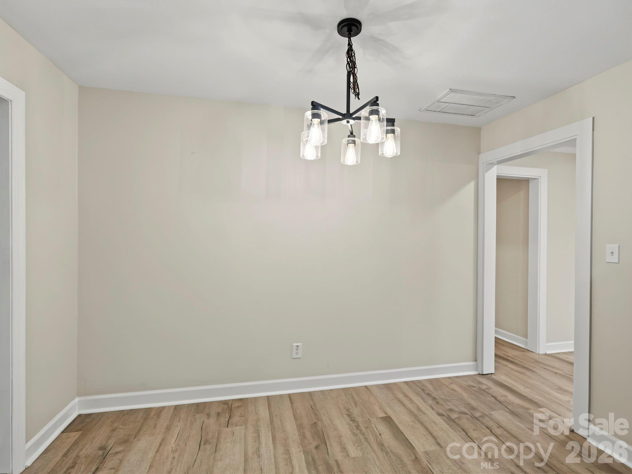 512 Villa Street Property Photo 12