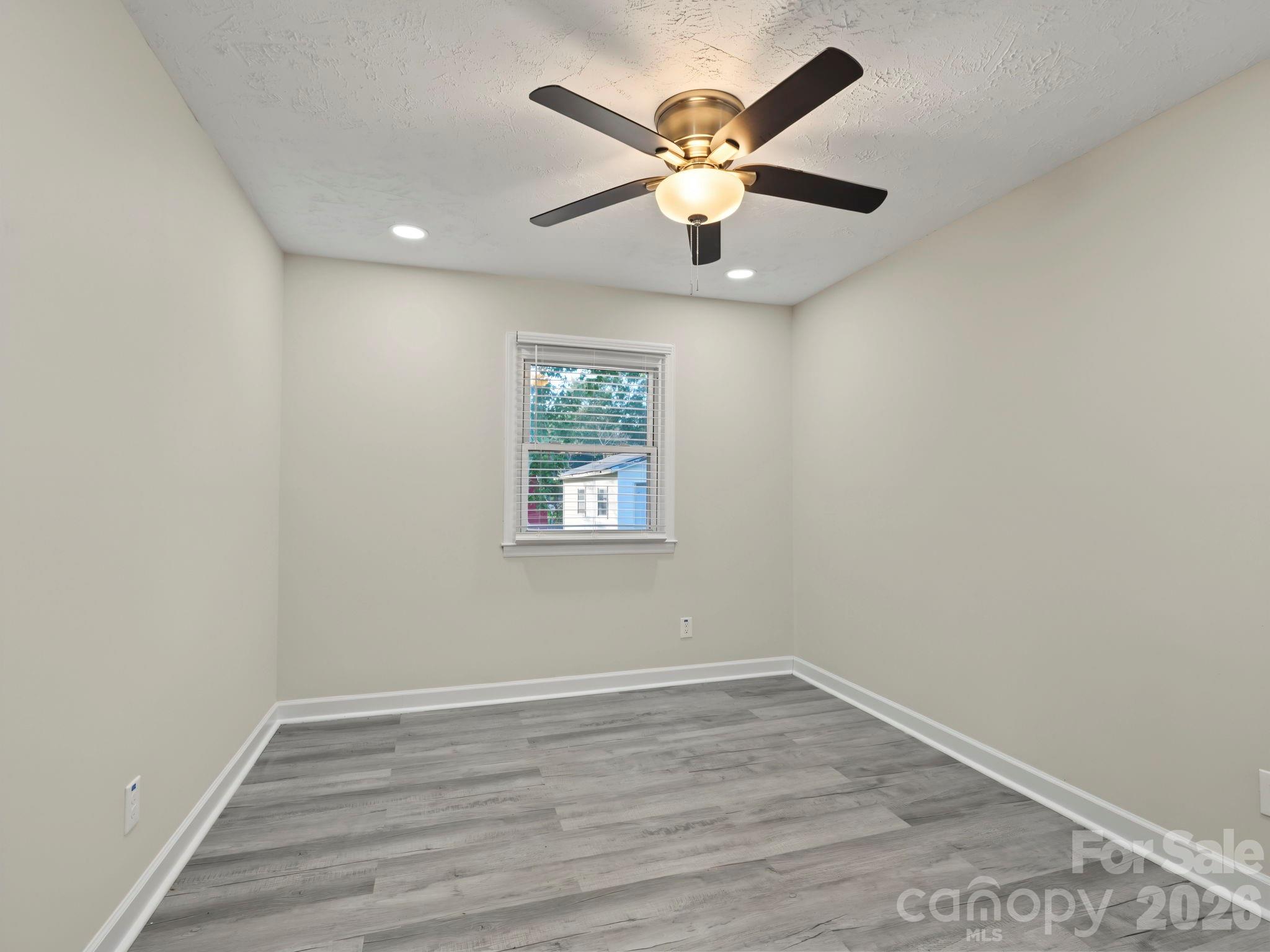 512 Villa Street Property Photo 13