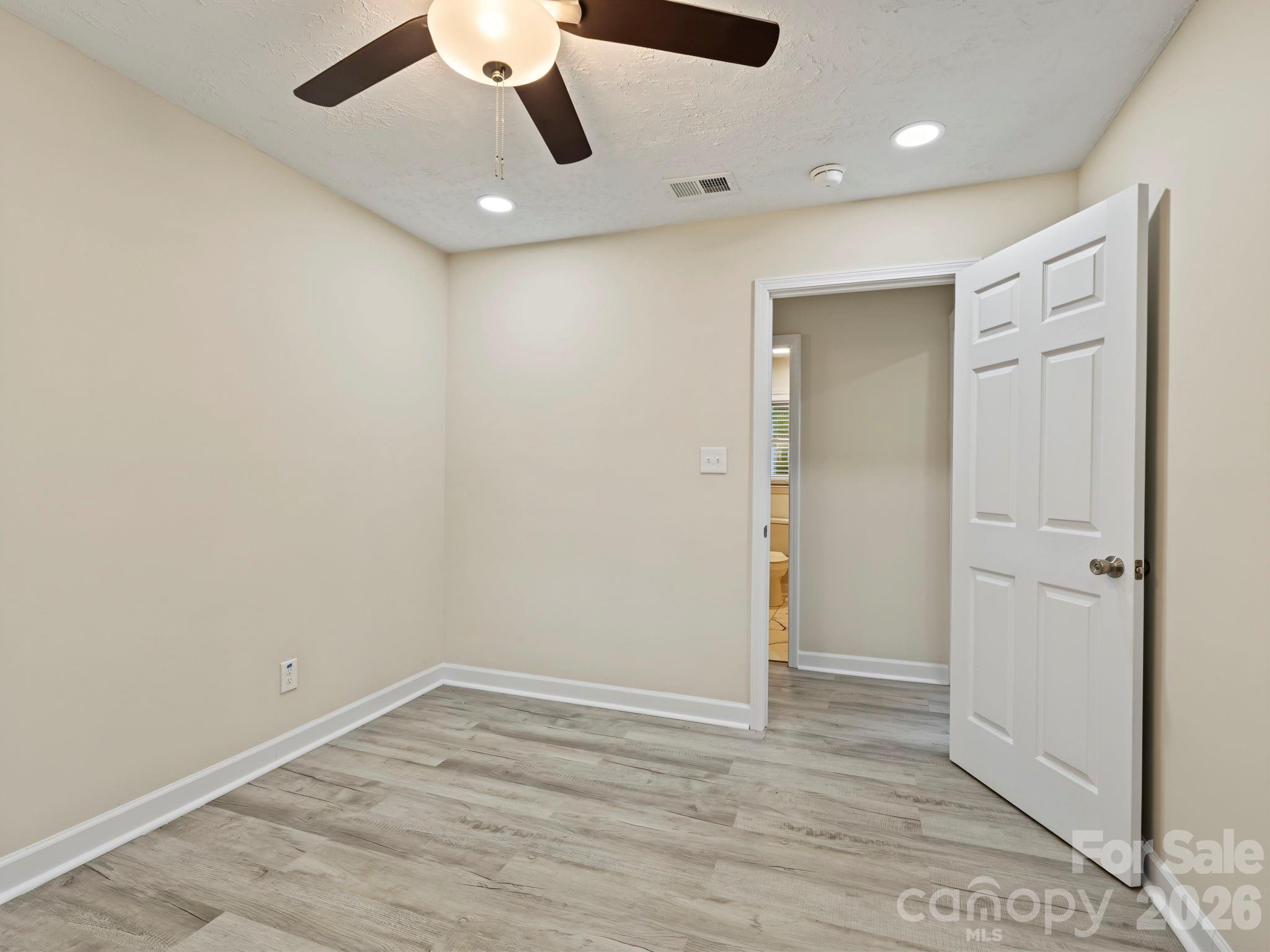 512 Villa Street Property Photo 14