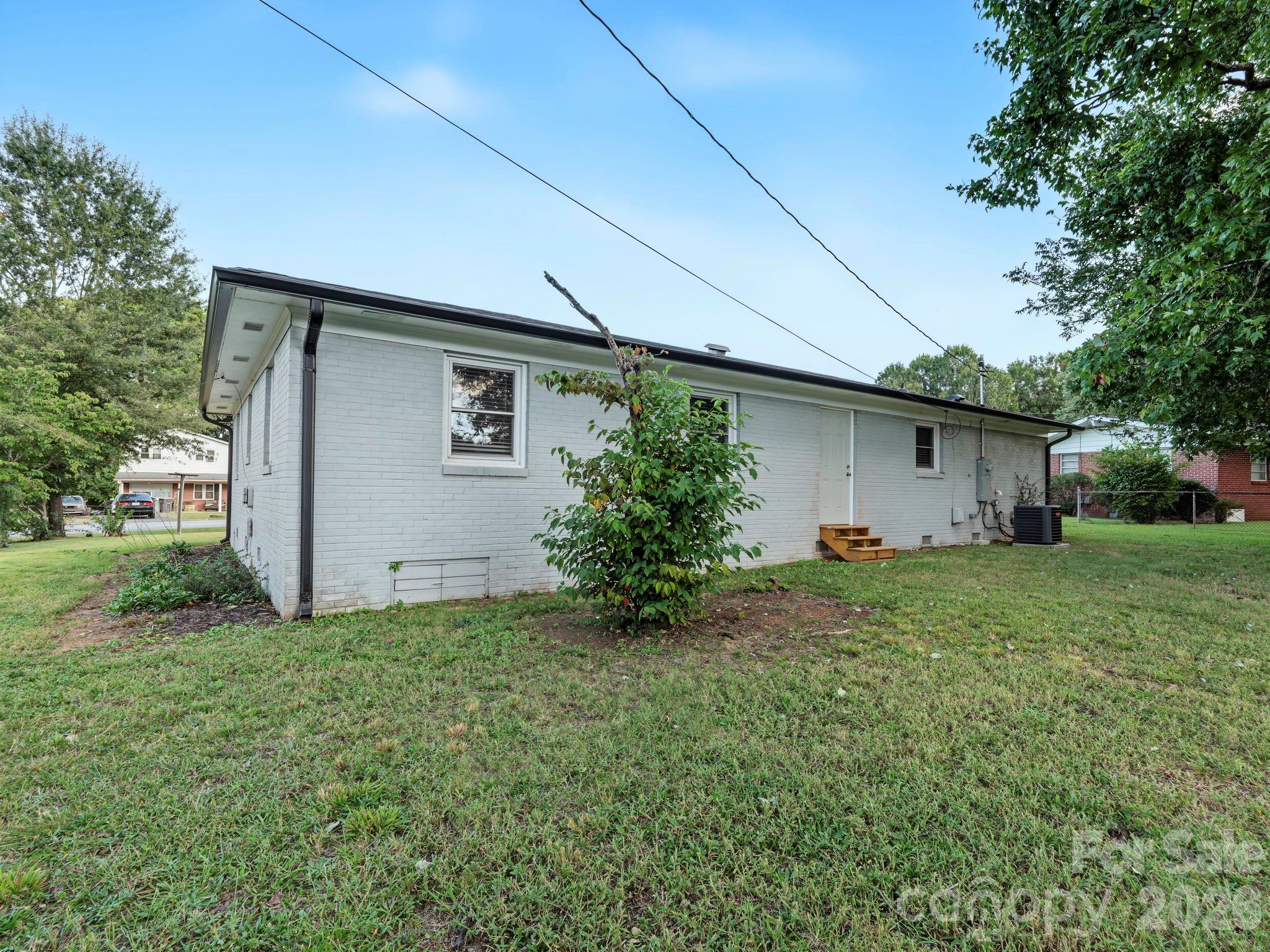 512 Villa Street Property Photo 33