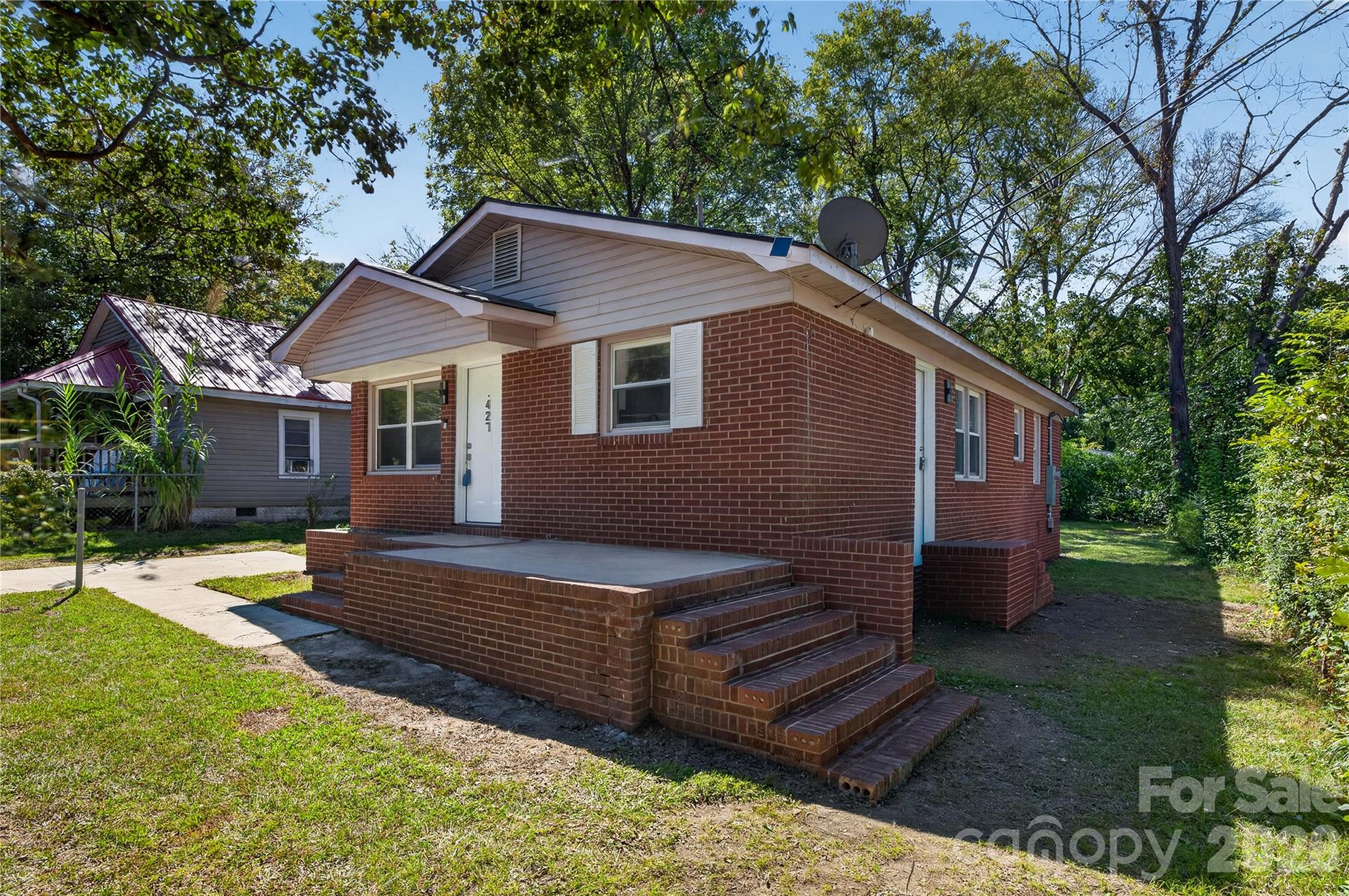 427 Clinton Avenue Property Photo 3