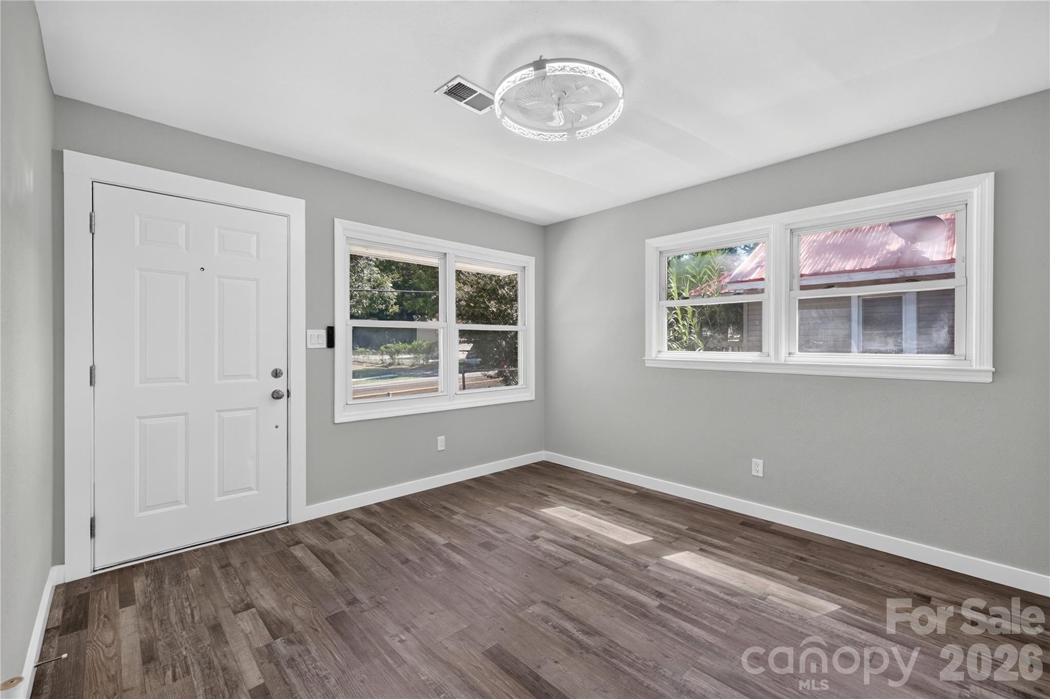 427 Clinton Avenue Property Photo 8