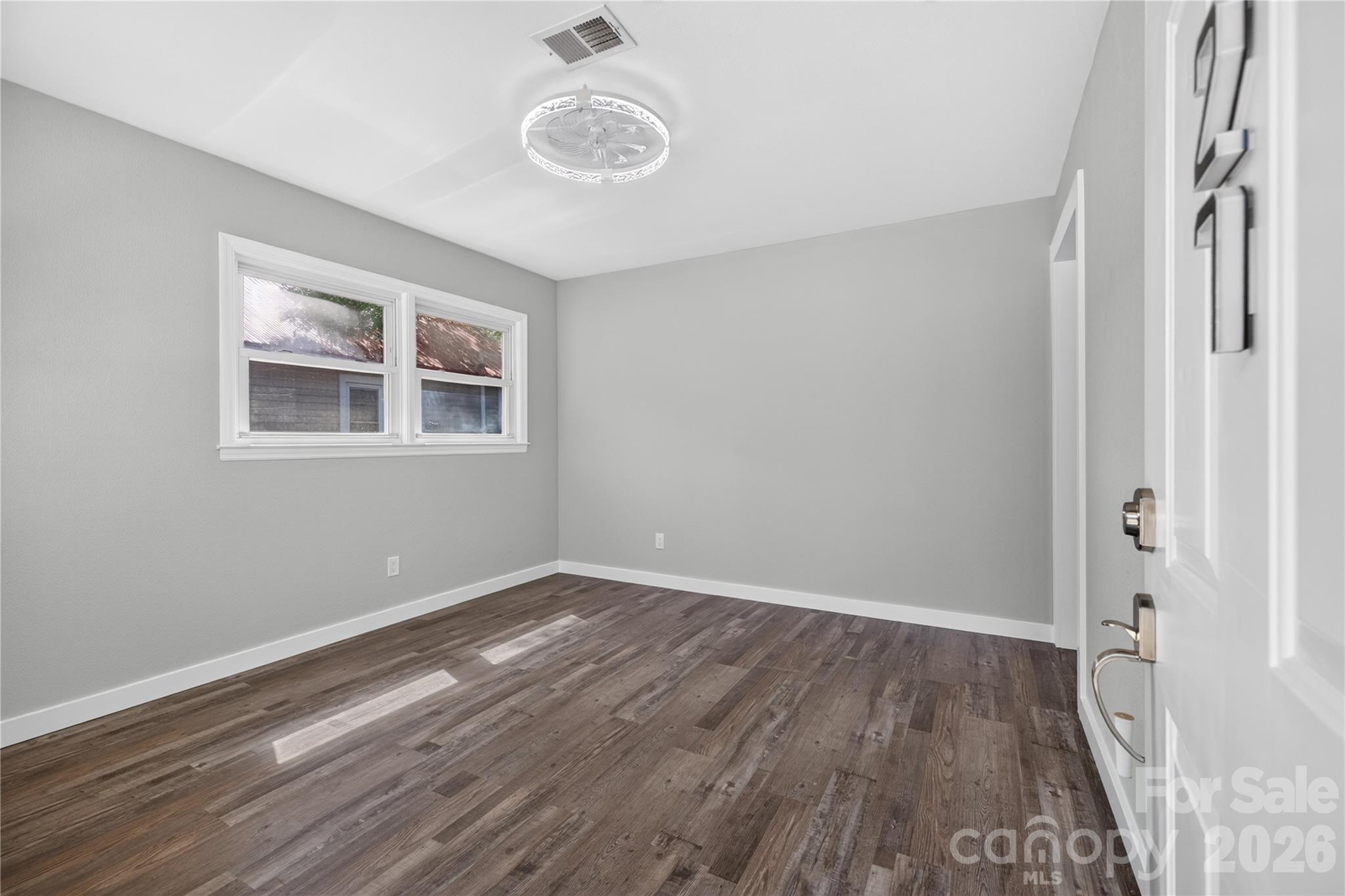 427 Clinton Avenue Property Photo 10
