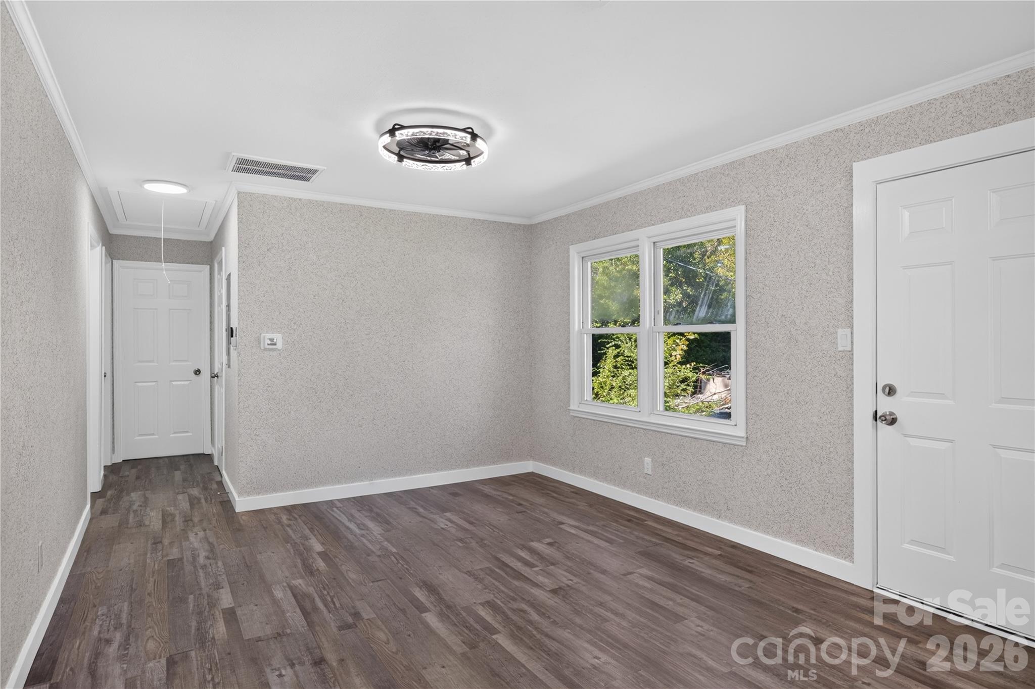 427 Clinton Avenue Property Photo 12