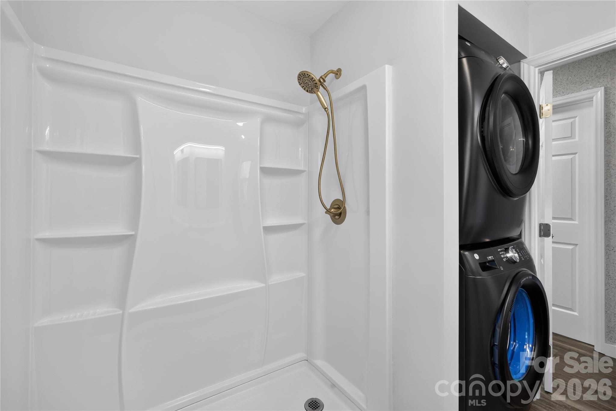 427 Clinton Avenue Property Photo 18