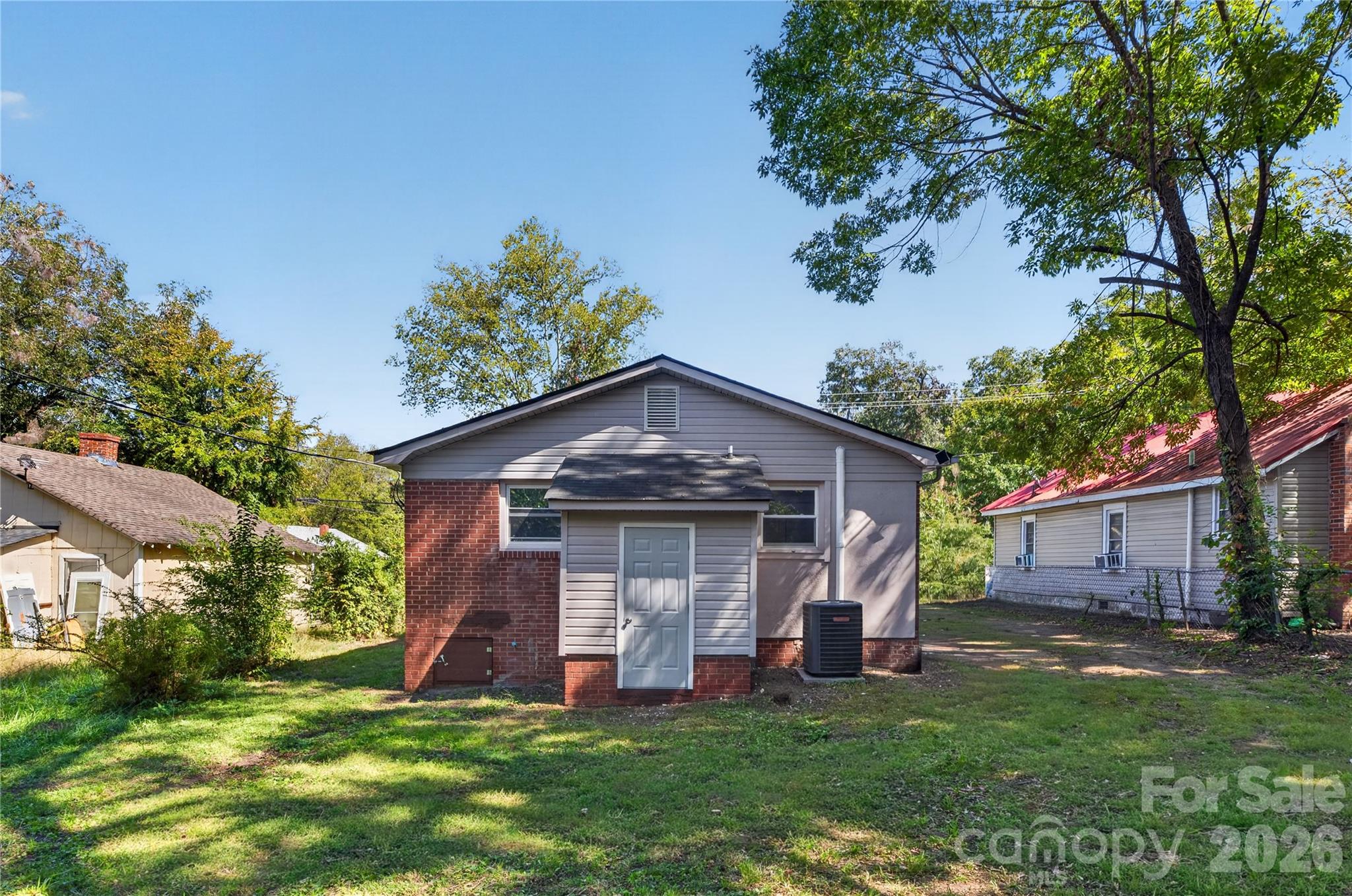427 Clinton Avenue Property Photo 25